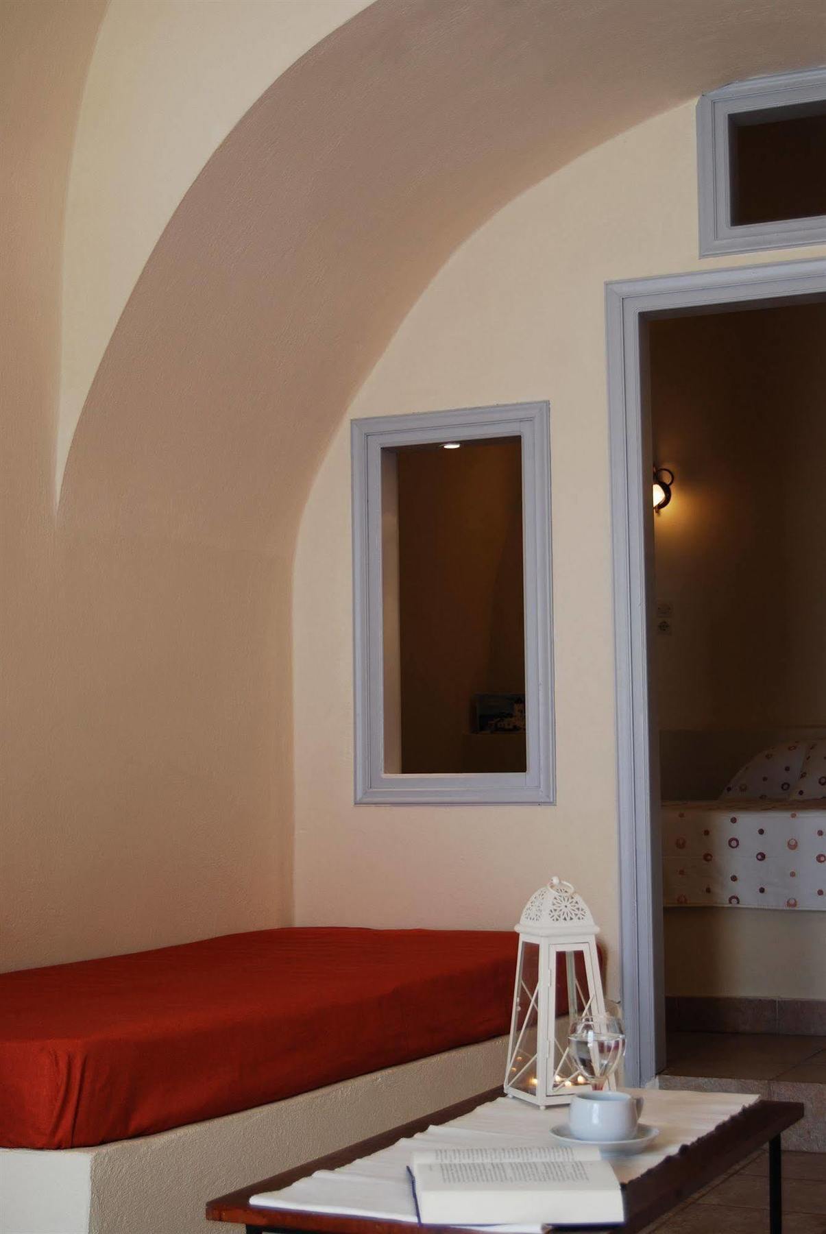 Golden Sunset Apartment Oia (Santorini)