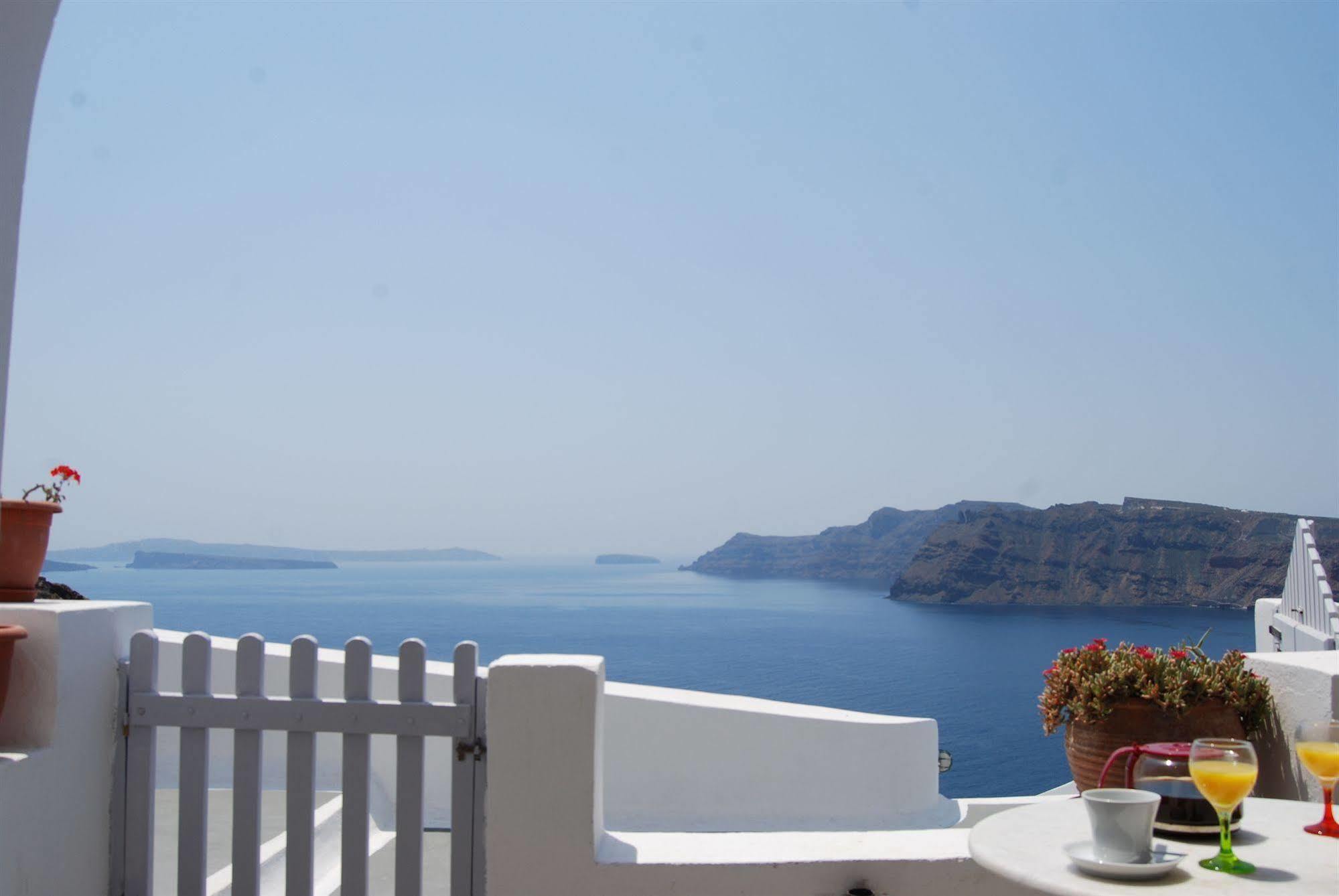 Golden Sunset Apartment Oia (Santorini)