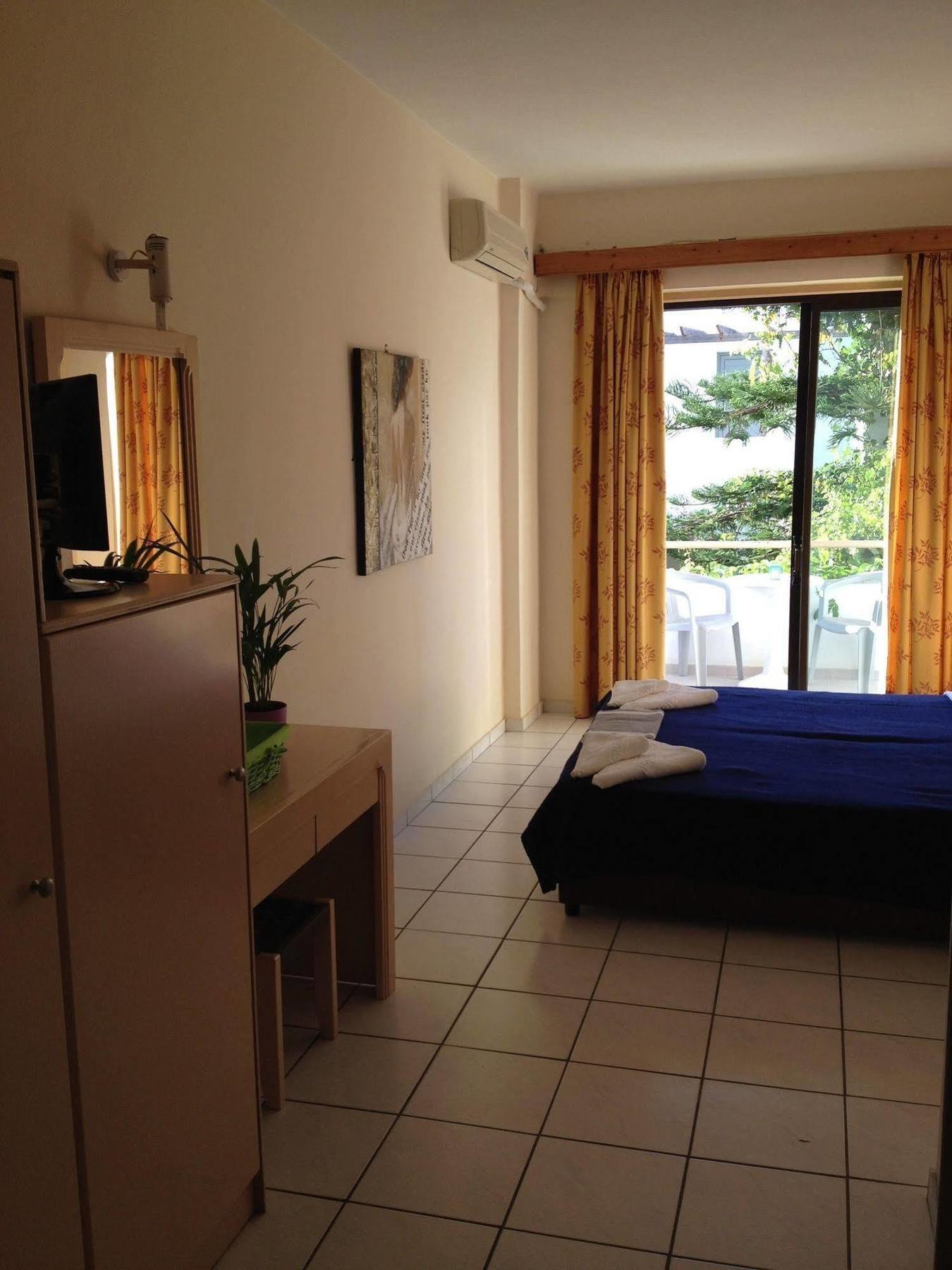 Oleander Apartment *