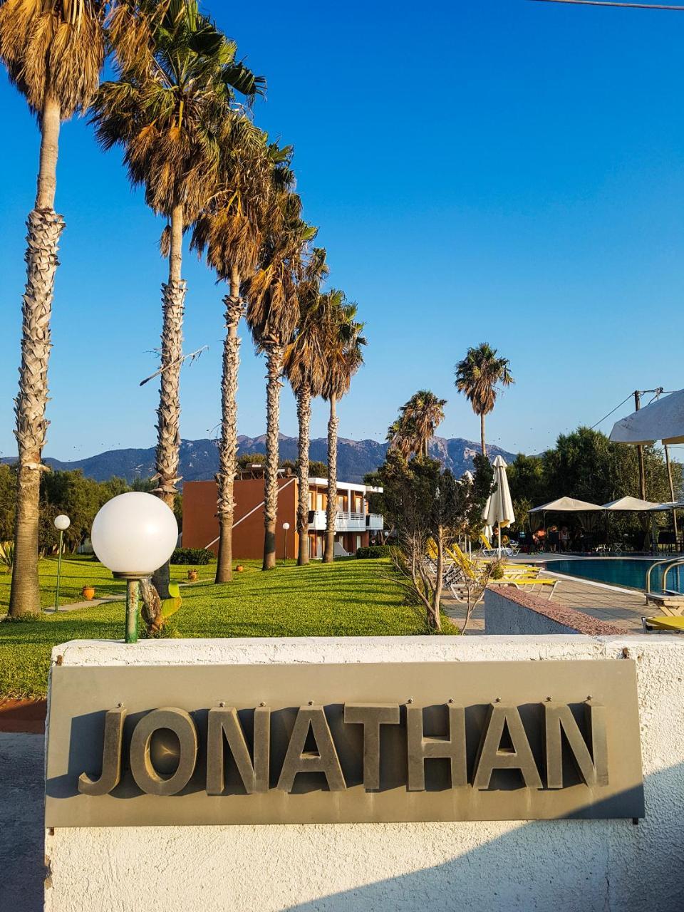 Jonathan Aparthotel