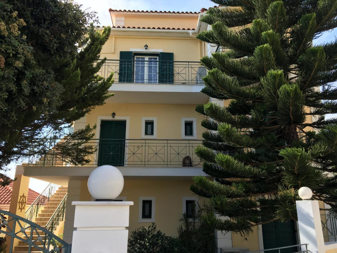 Naftilos Hotel