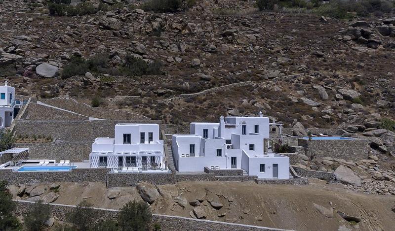 Sealine Villa *