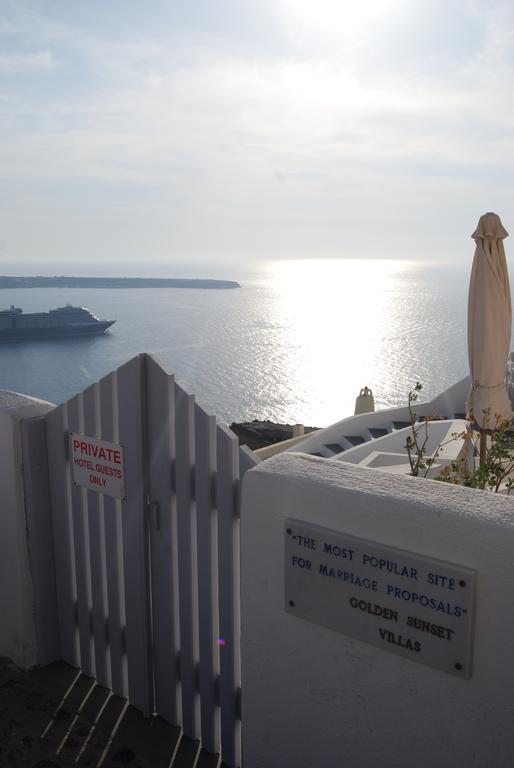 Golden Sunset Oia (Santorini)
