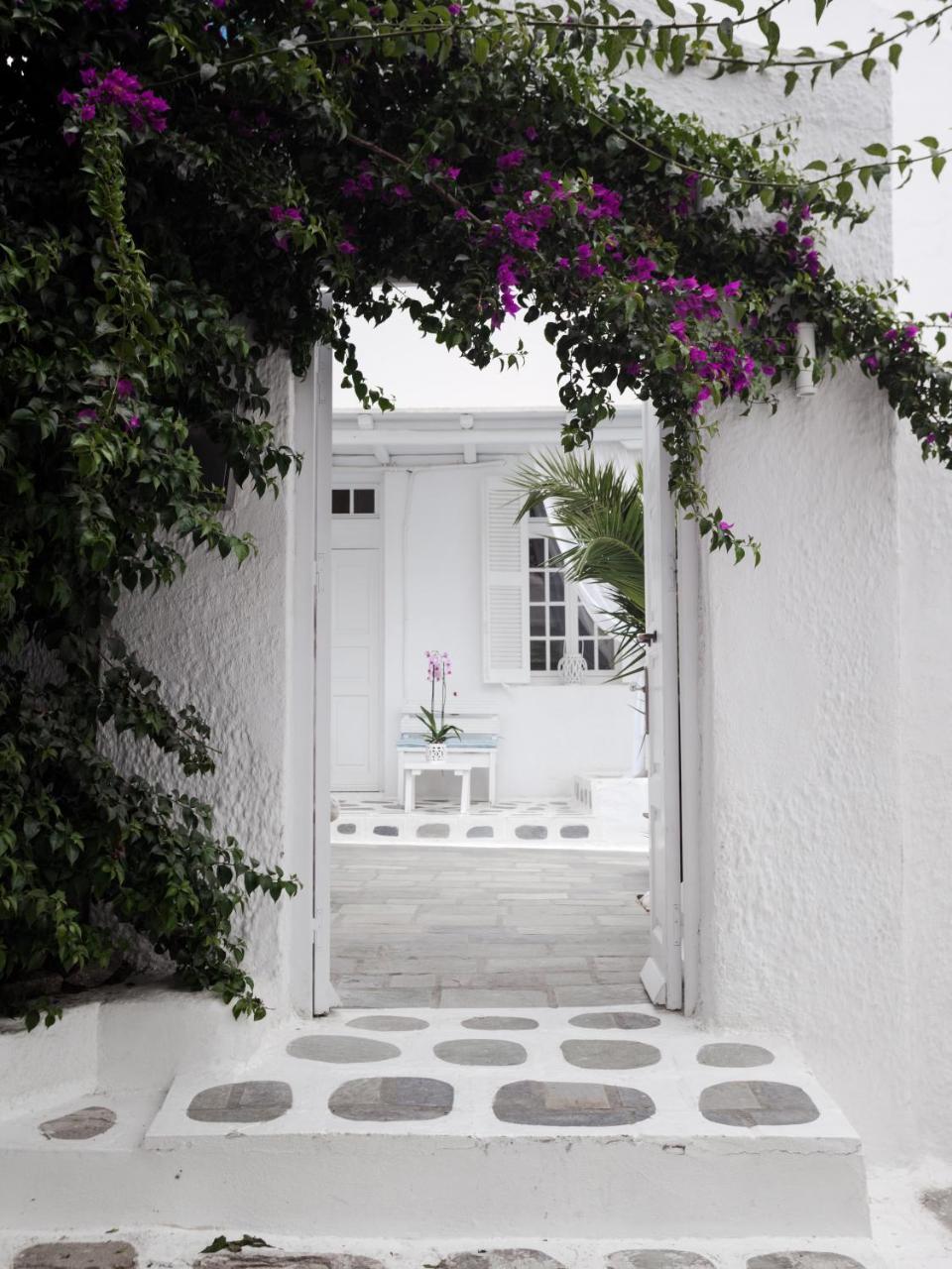 Infinity Mykonos Suites 2*