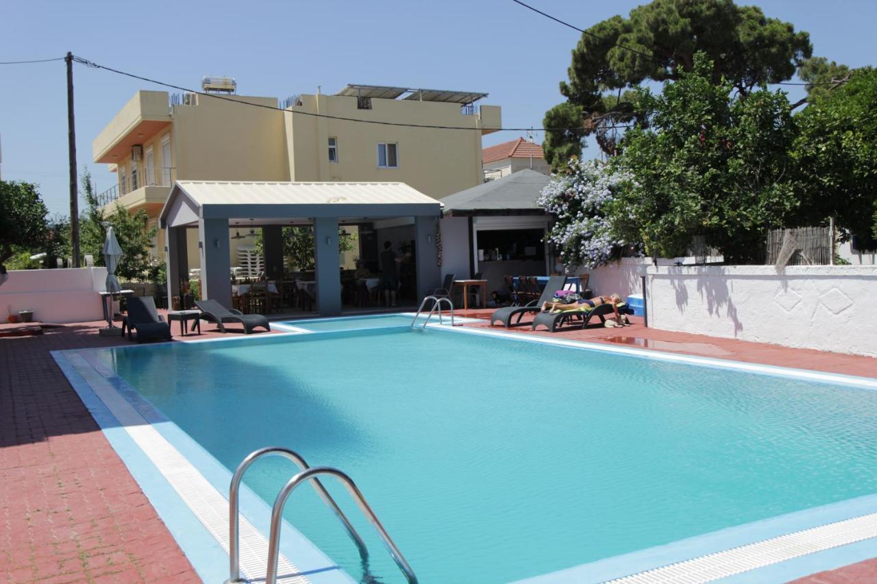Platoni Elite Aparthotel 2*