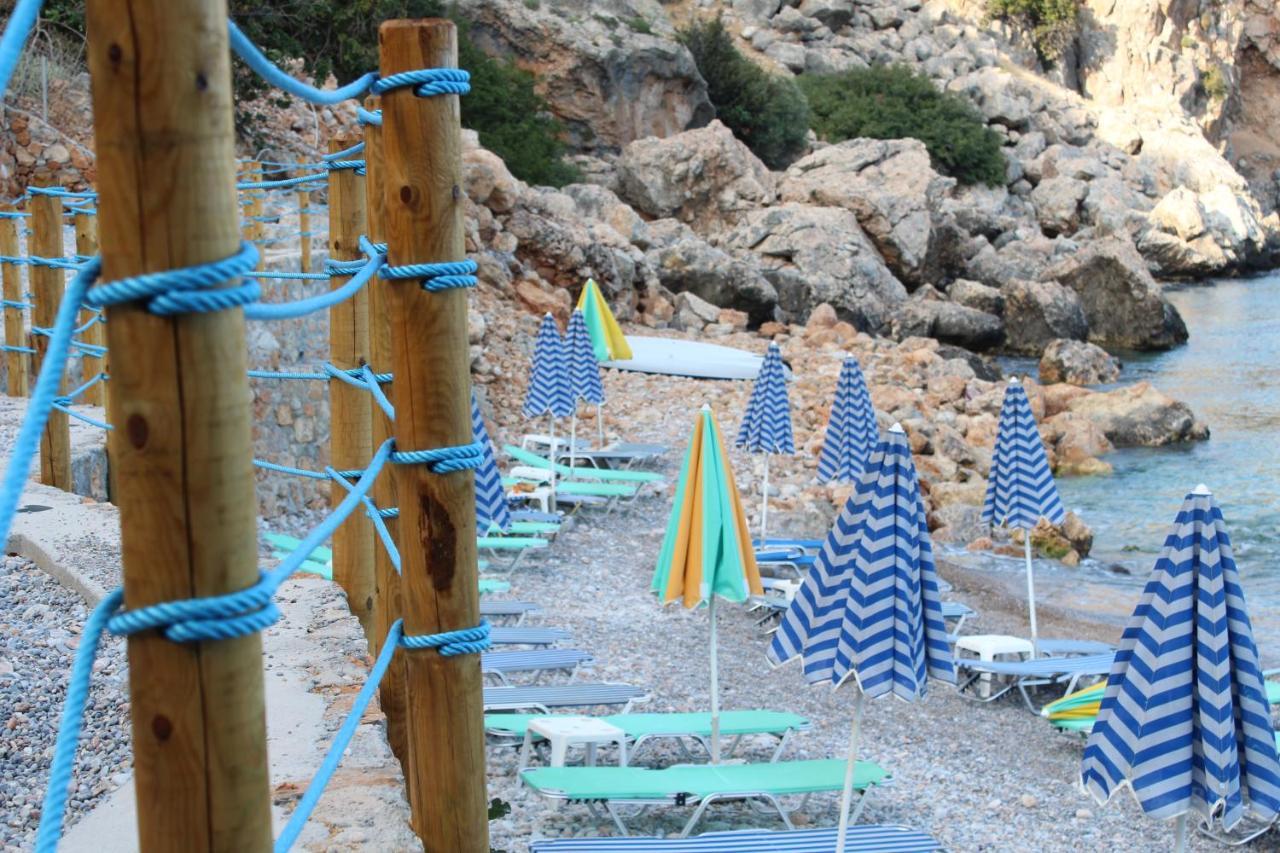 John Akroyiali 3* Loutro