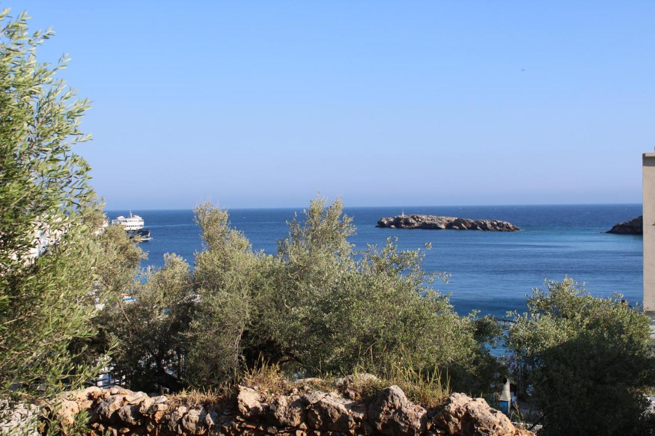 Hotel John Akroyiali