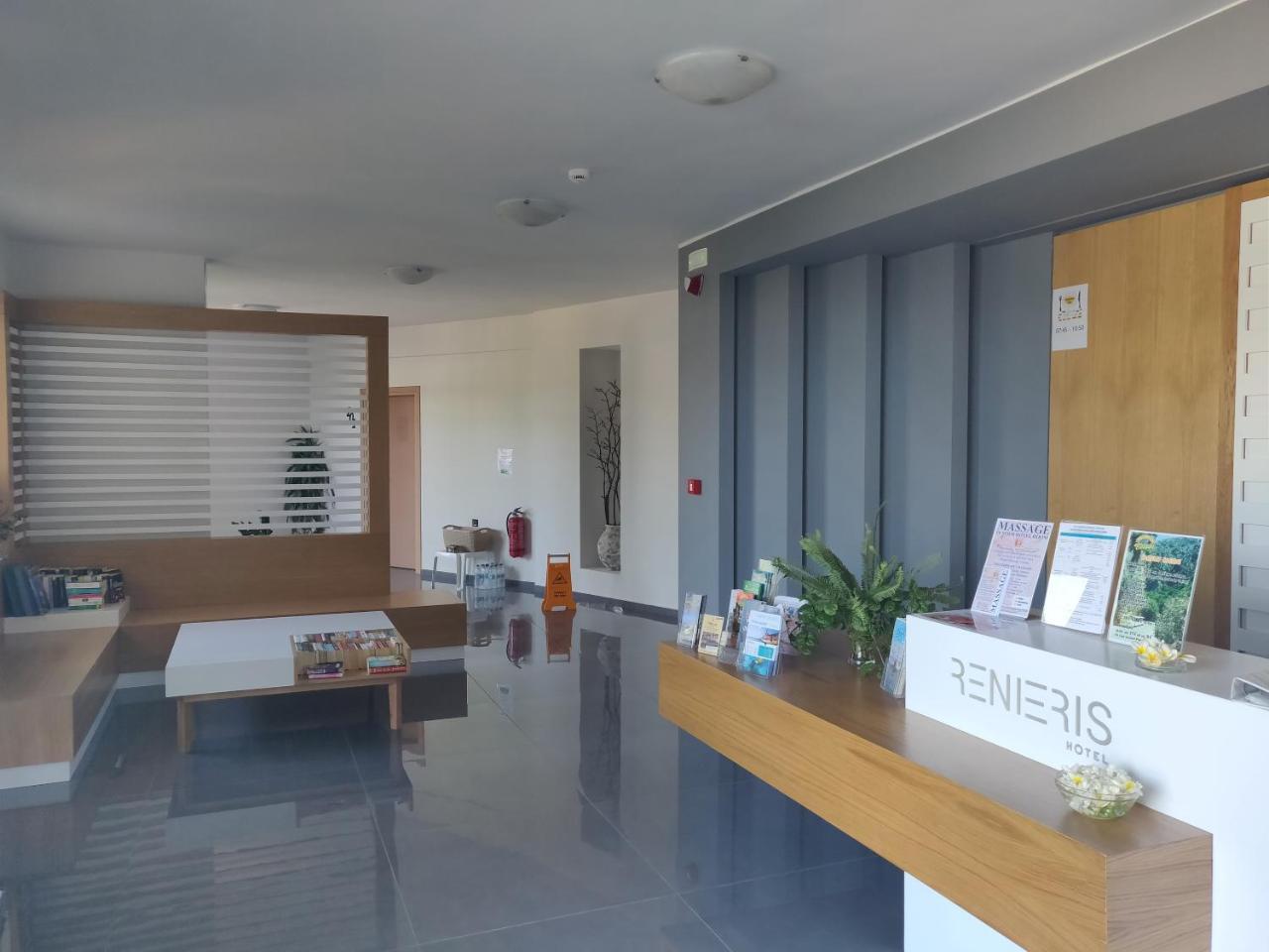 Renieris 3*