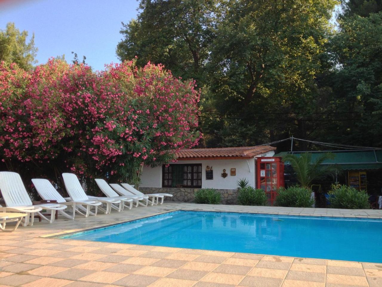 Aparthotel Amalia 2*