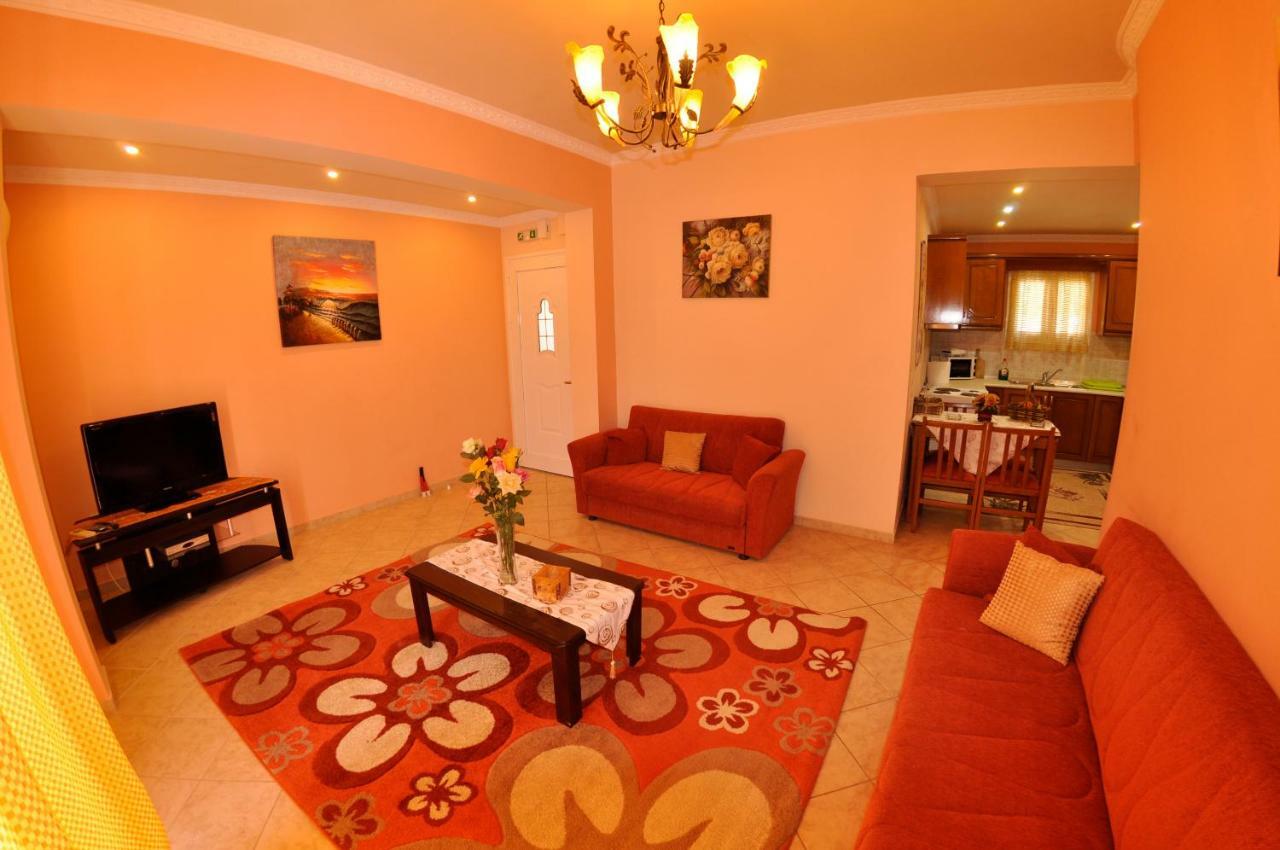 Apartment Chrinos House *