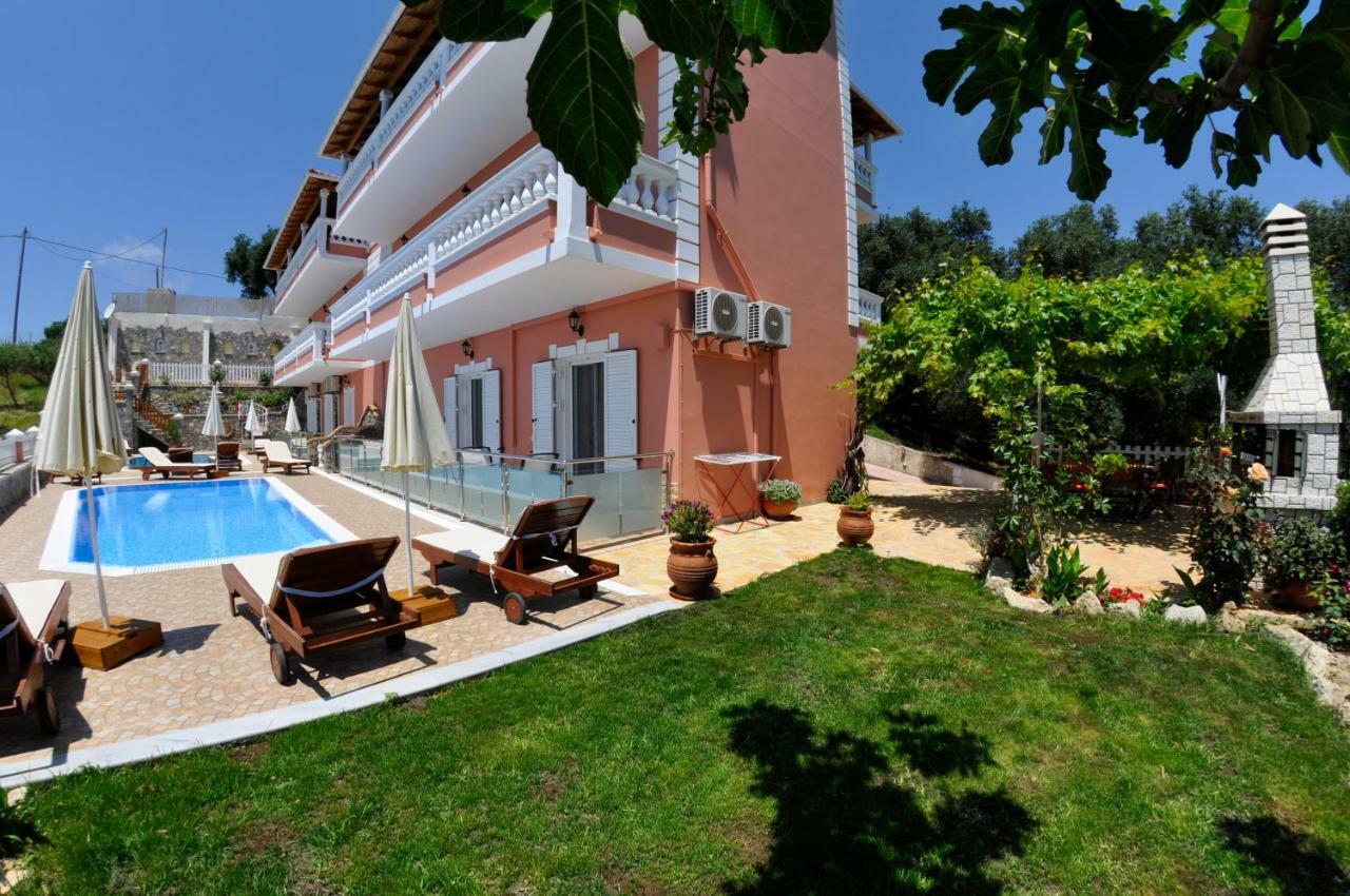 Chrinos House *