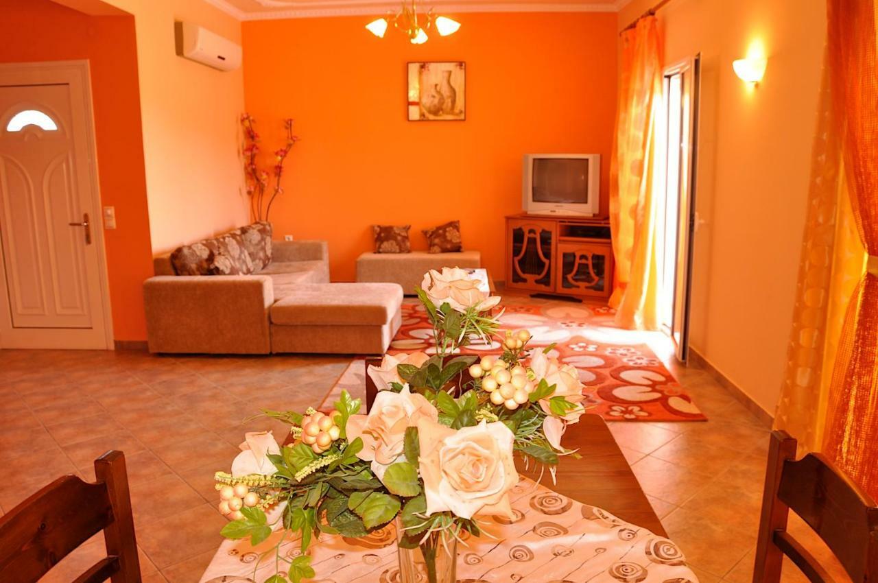 Chrinos House Apartment *