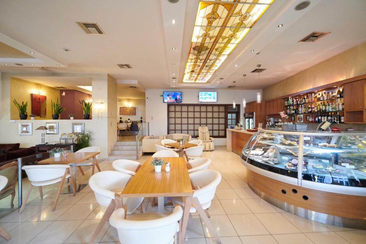 Crystal Hotel 3*