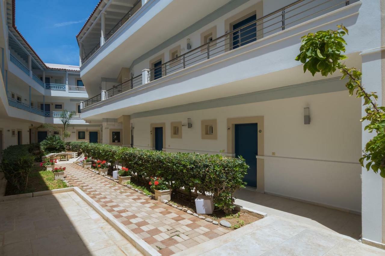 Pyrgos Aparthotel
