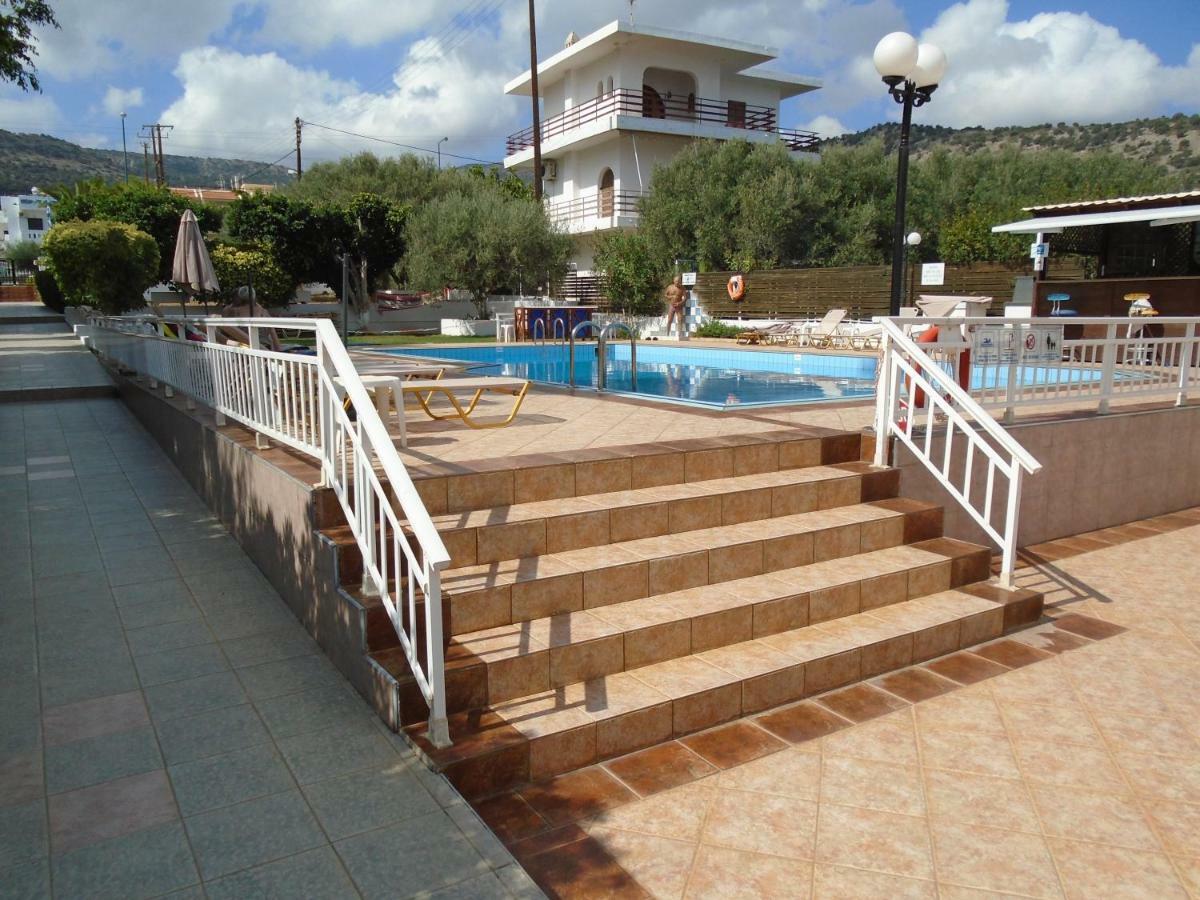 Hotel Triton