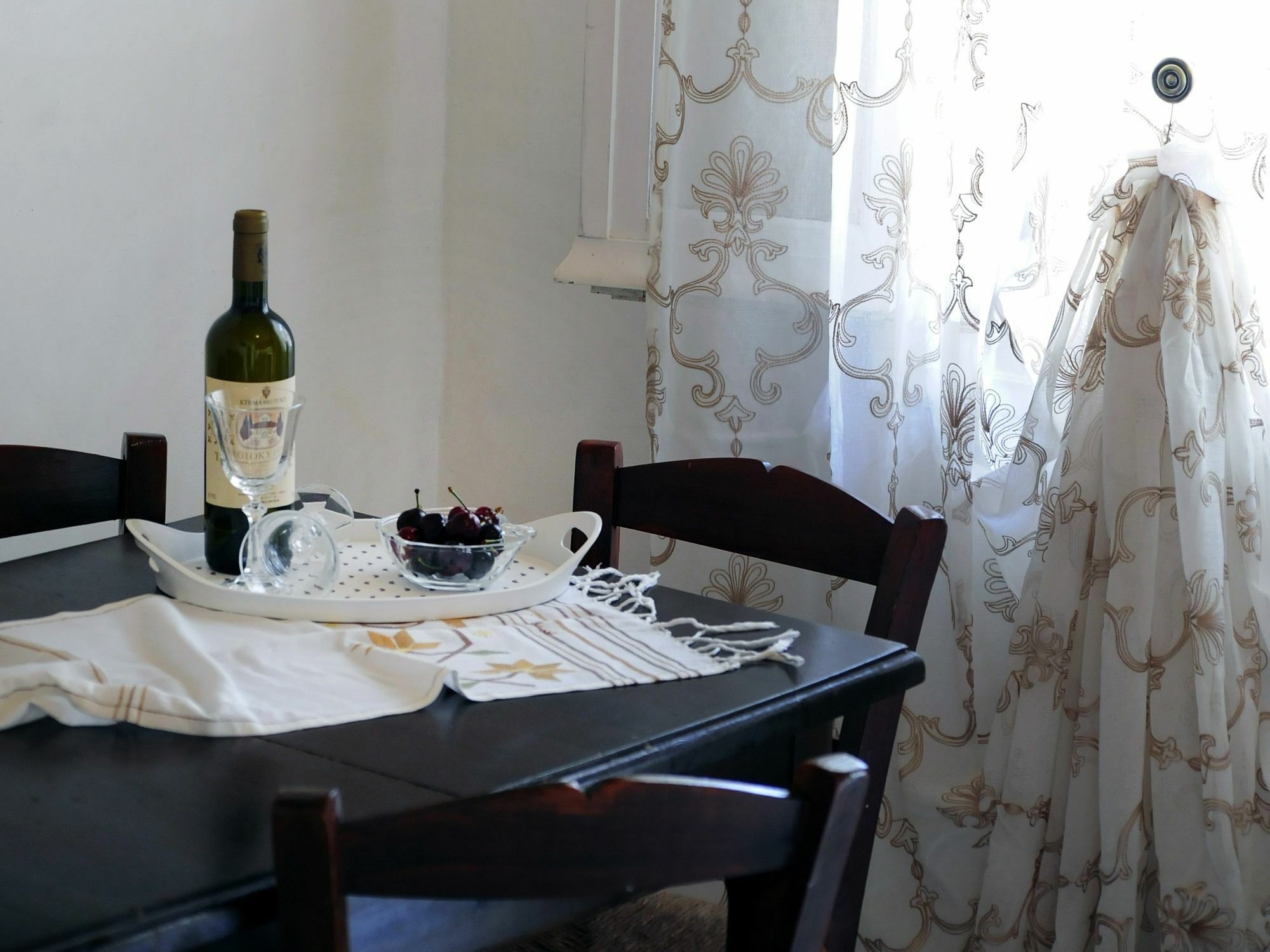 Traditional On The Hillside Of Antiperni Hotel *