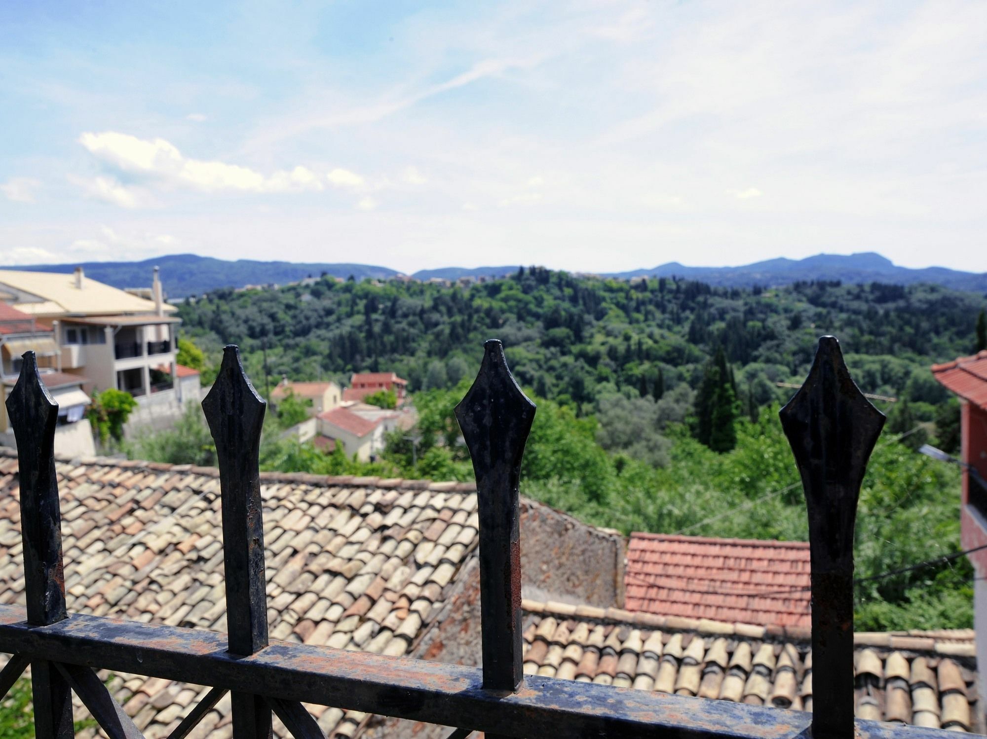 Hotel Traditional On The Hillside Of Antiperni Sidari (Corfu)