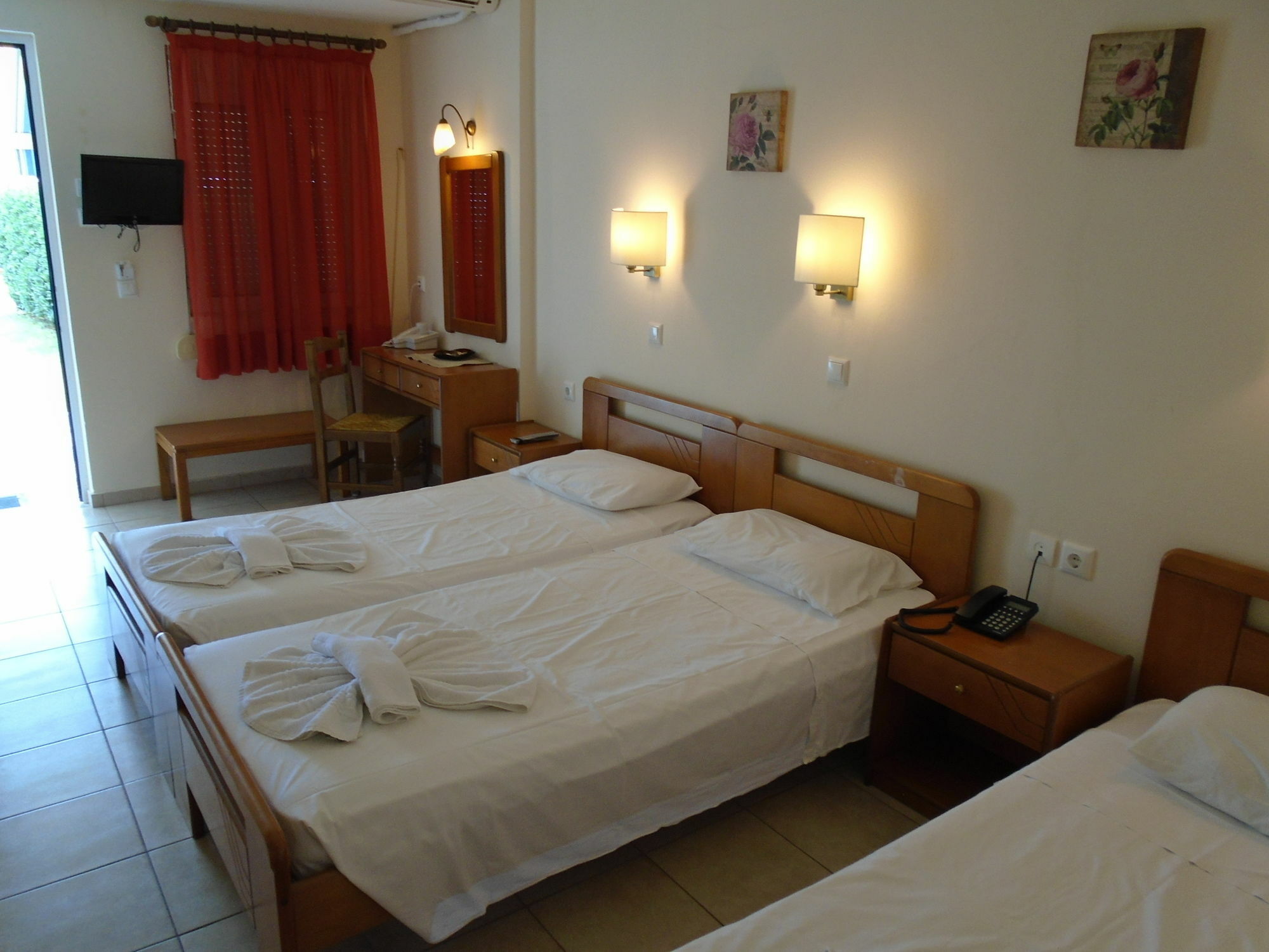 Triton Hotel 3*