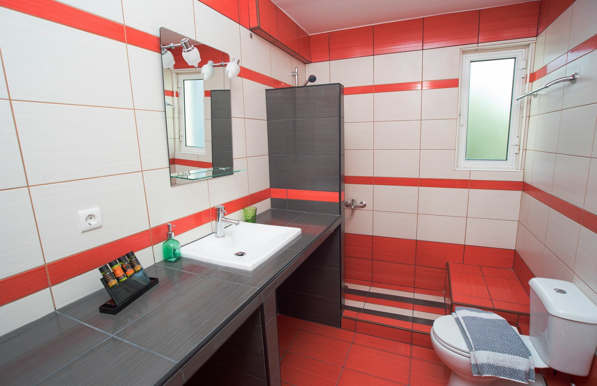 Naiades Luxury Apartment Kalathas