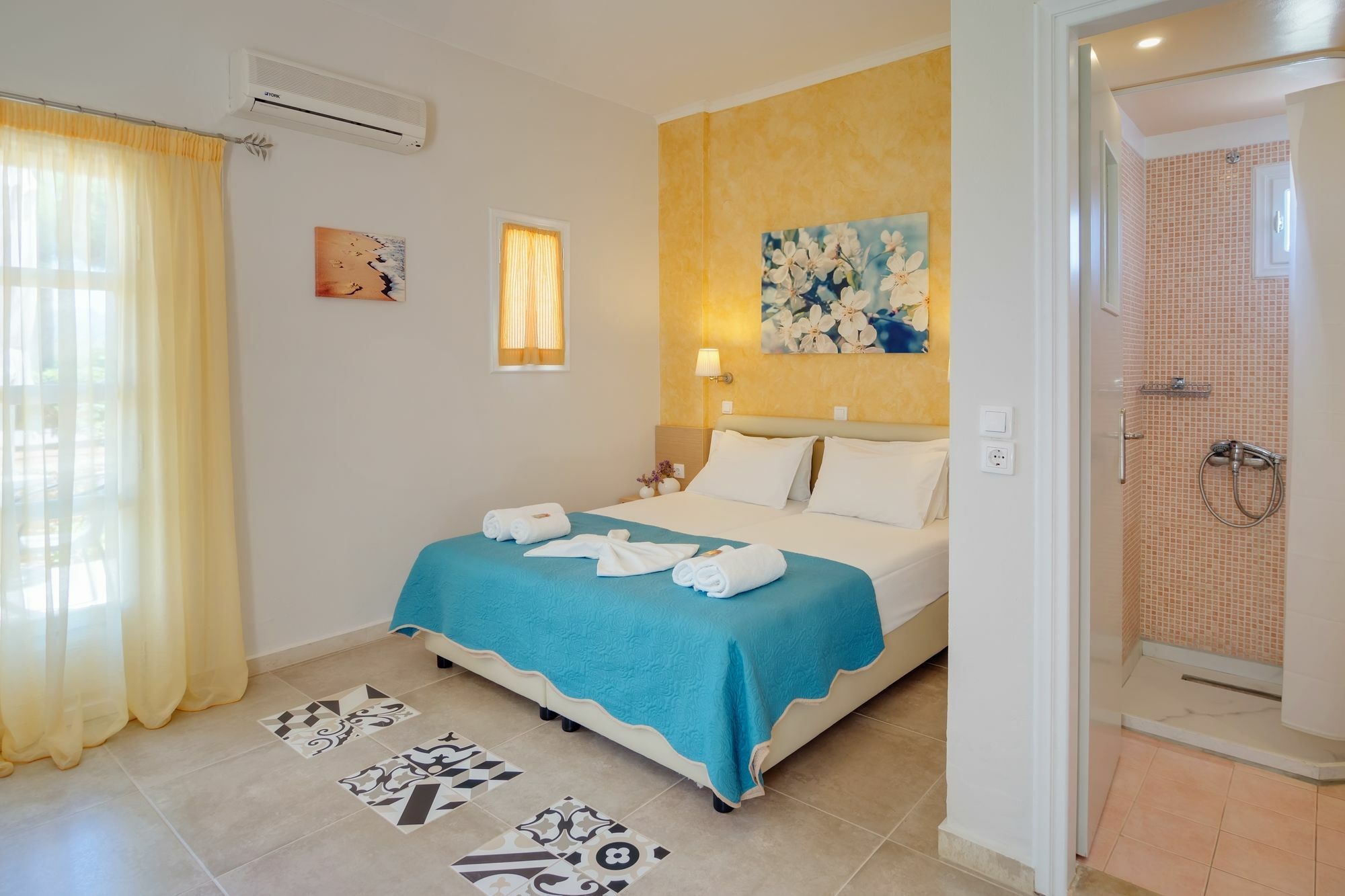 Aparthotel Pyrgos