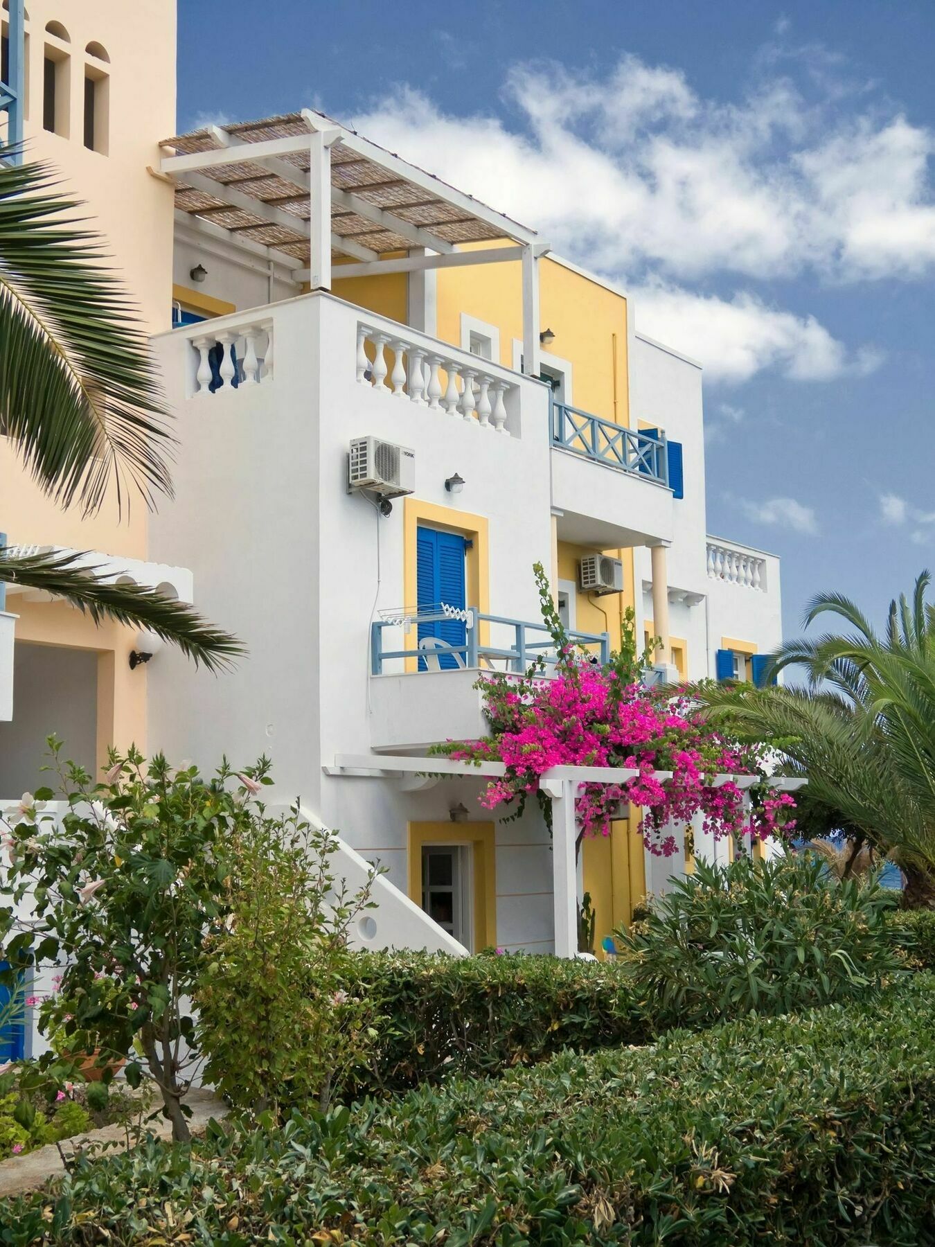 Aparthotel Pyrgos 2*