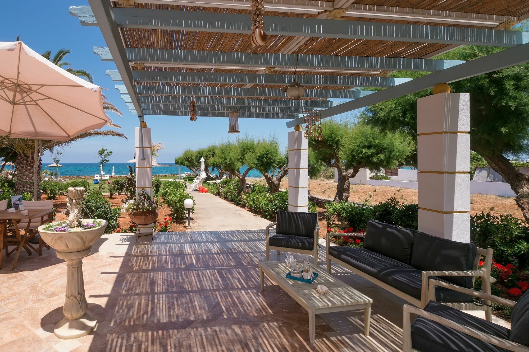 Aparthotel Pyrgos