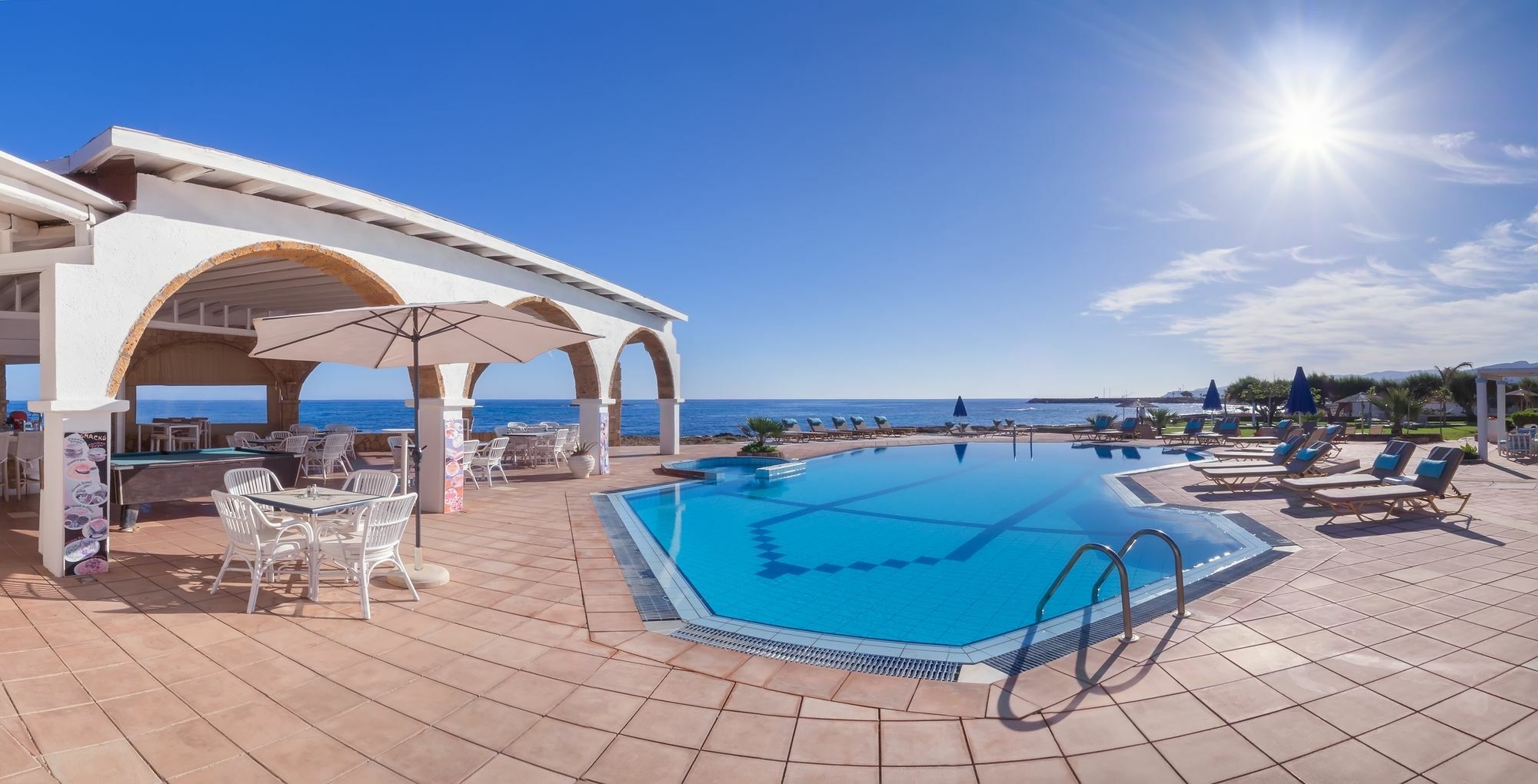 Aparthotel Pyrgos 2*
