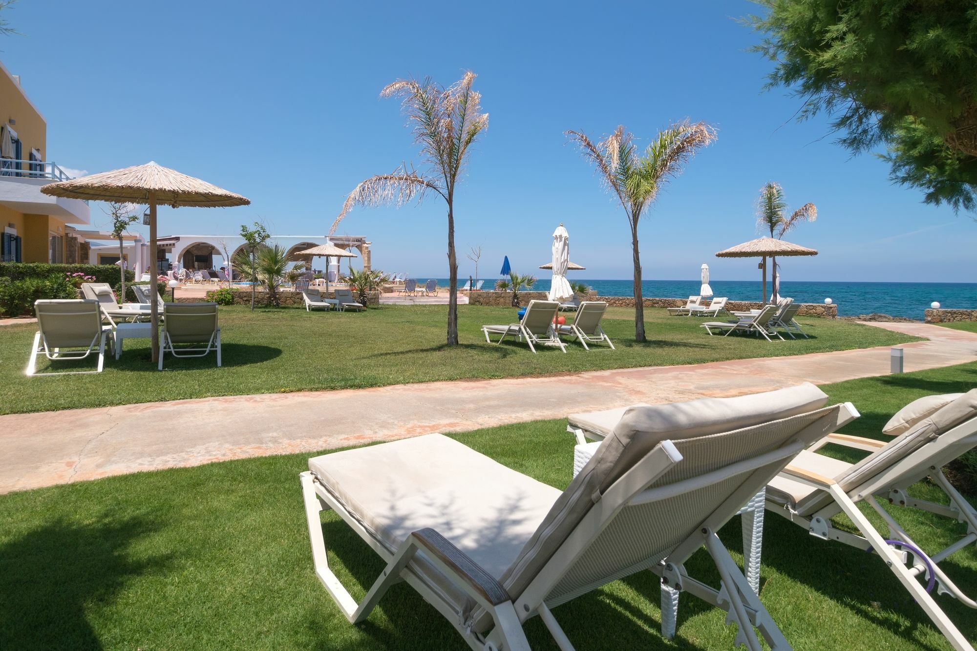 Aparthotel Pyrgos