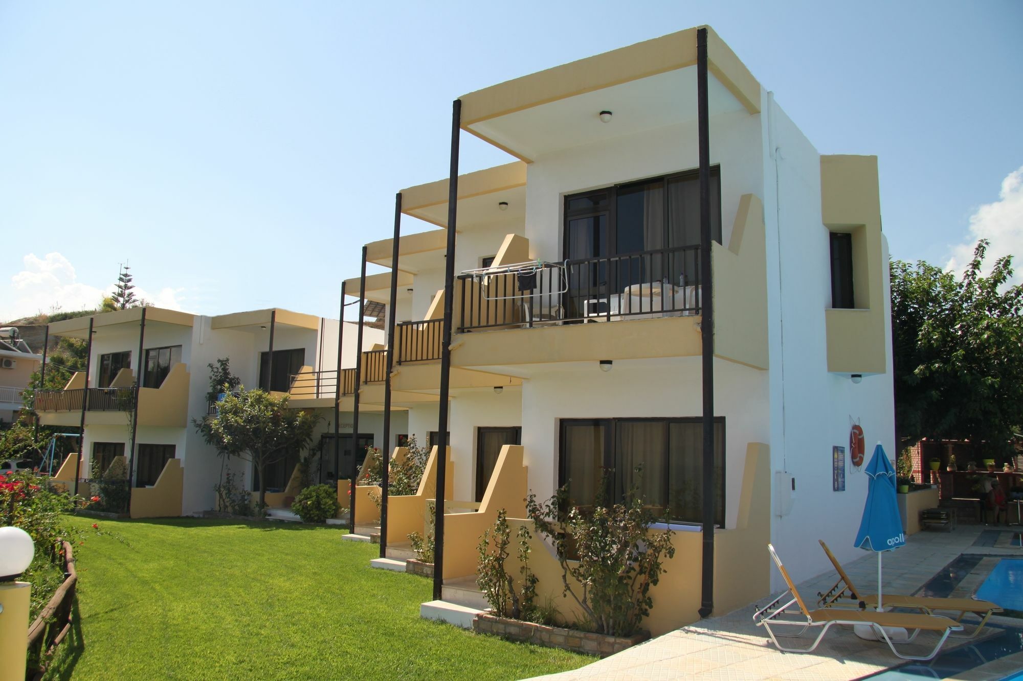 Hermes Sea View Aparthotel 3*