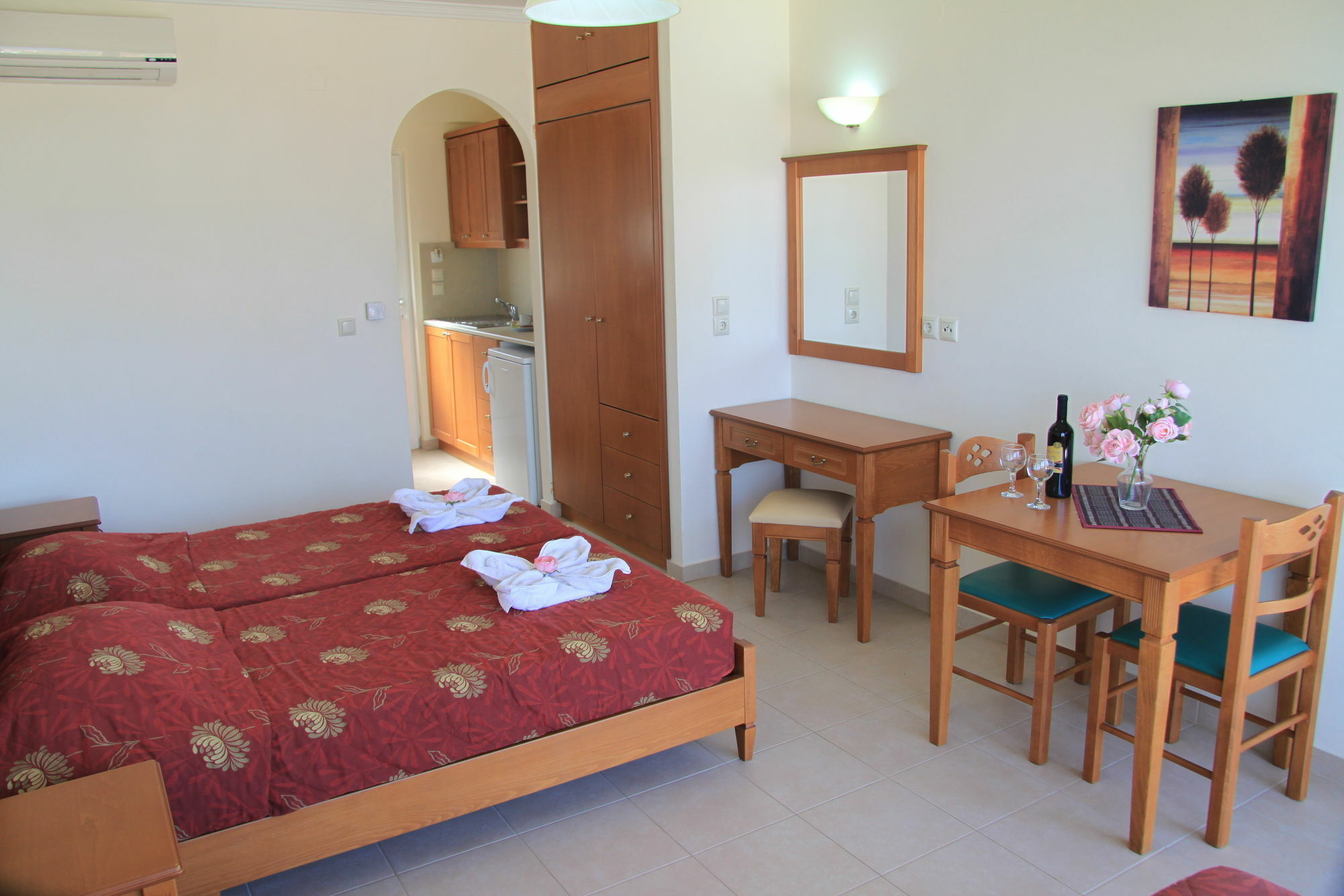 Hermes Sea View Aparthotel 3*