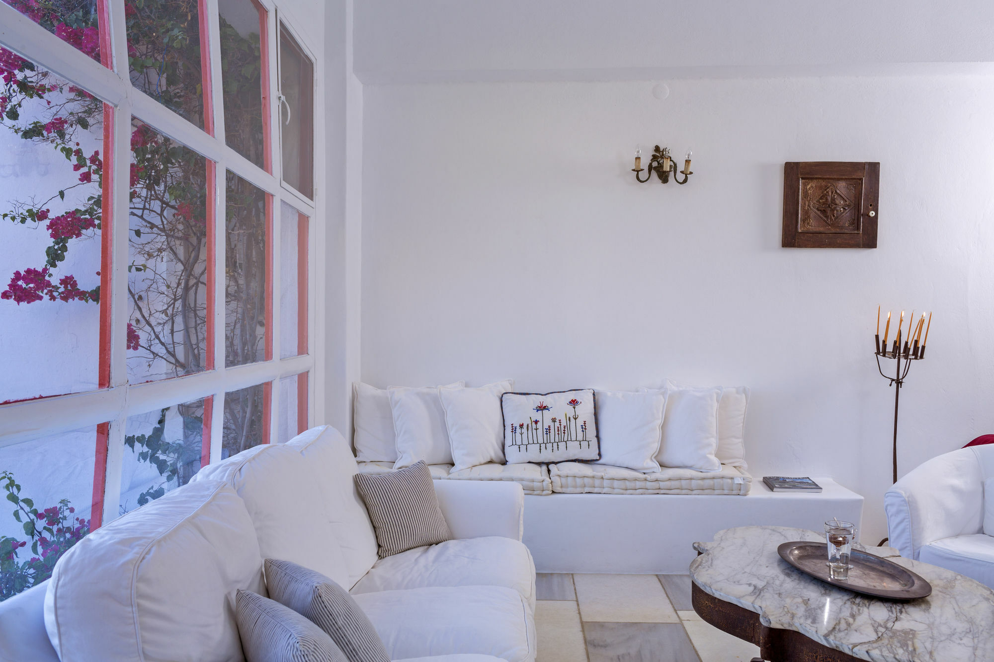 Rhenia Hotel Tourlos