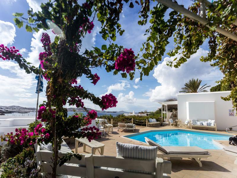 Rhenia Hotel Tourlos