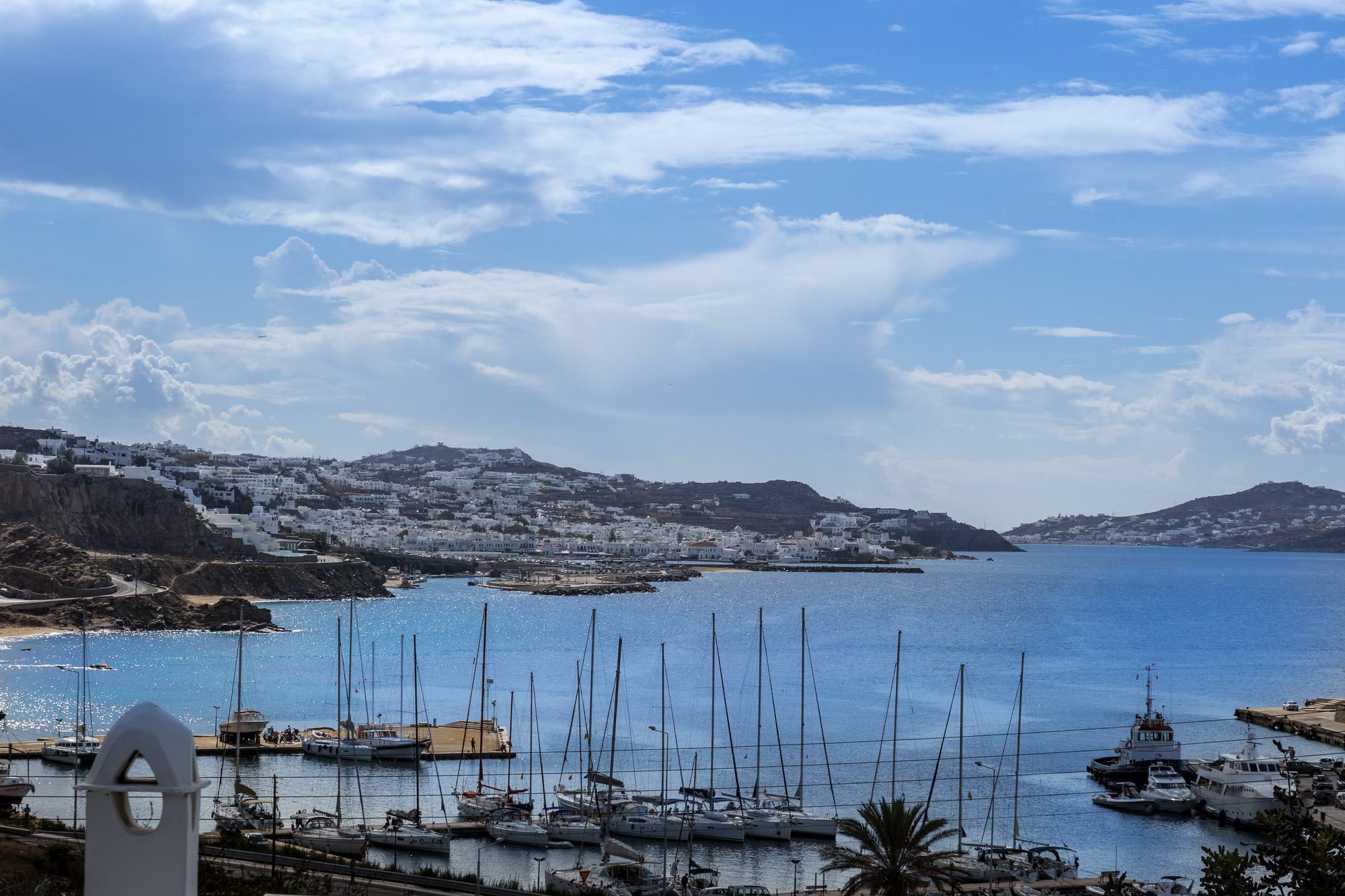 Rhenia Hotel Tourlos