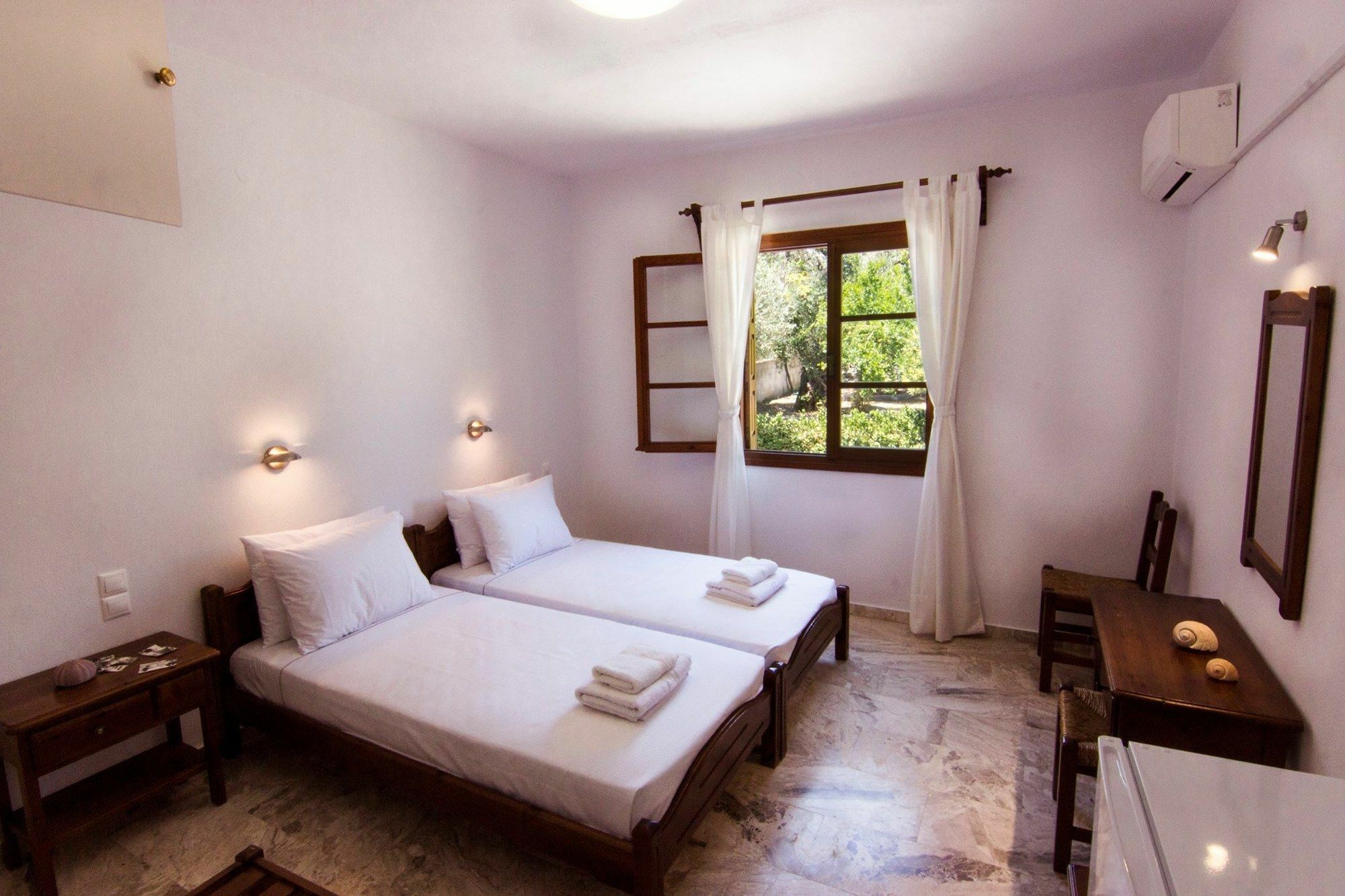 Naftilos Guest house Skiathos Town