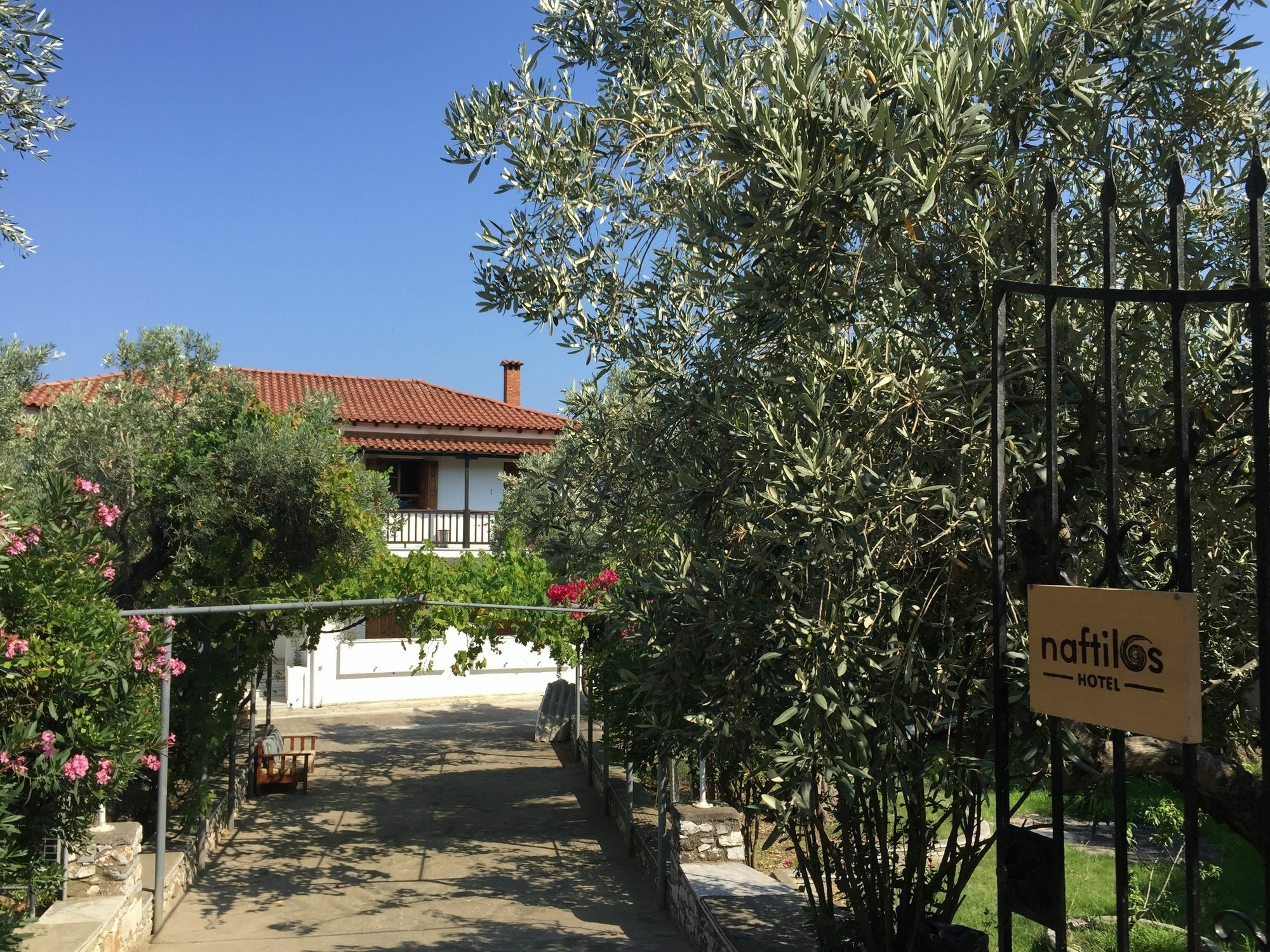 Naftilos Skiathos Town