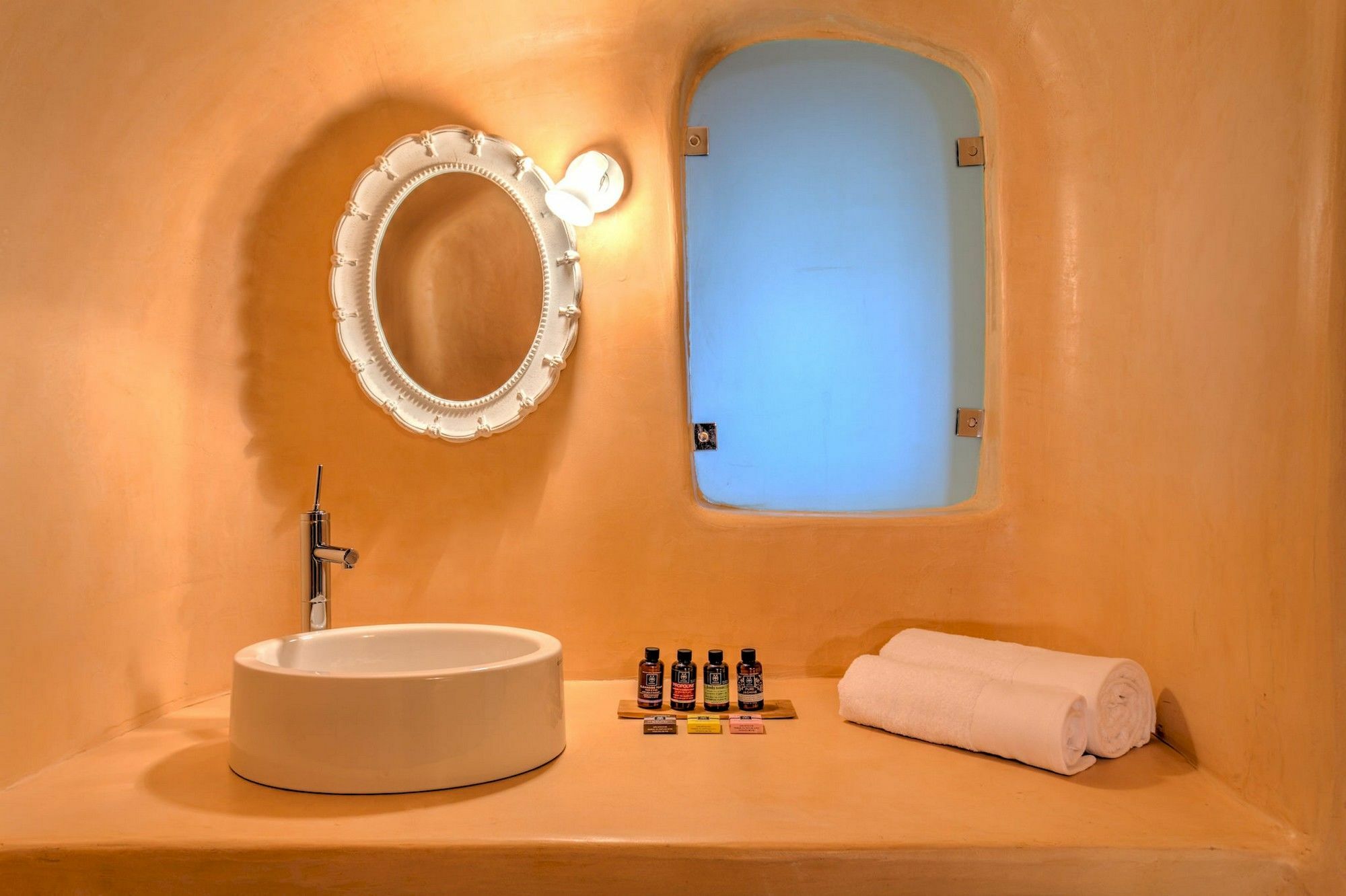 Luna Santorini Villa *