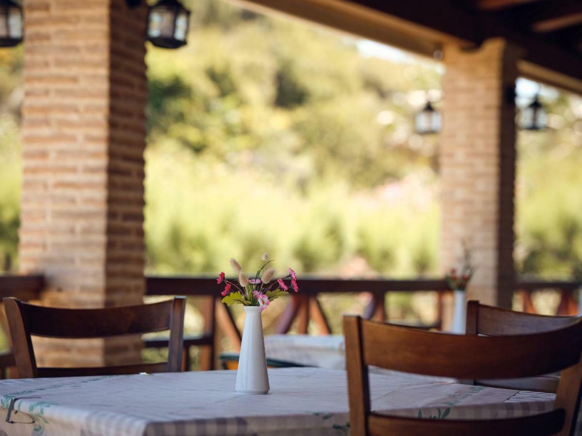 Plaka Resort
