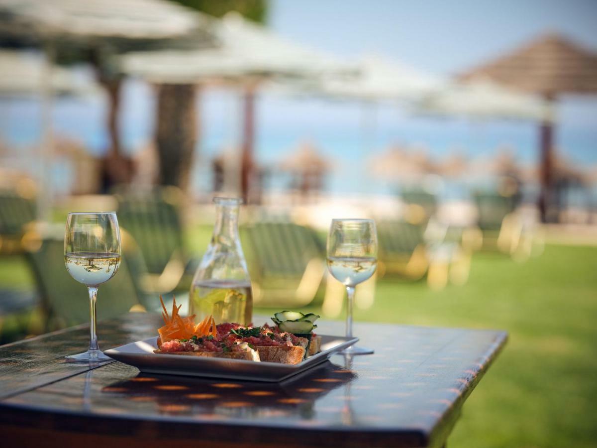 Plaka Resort 3*