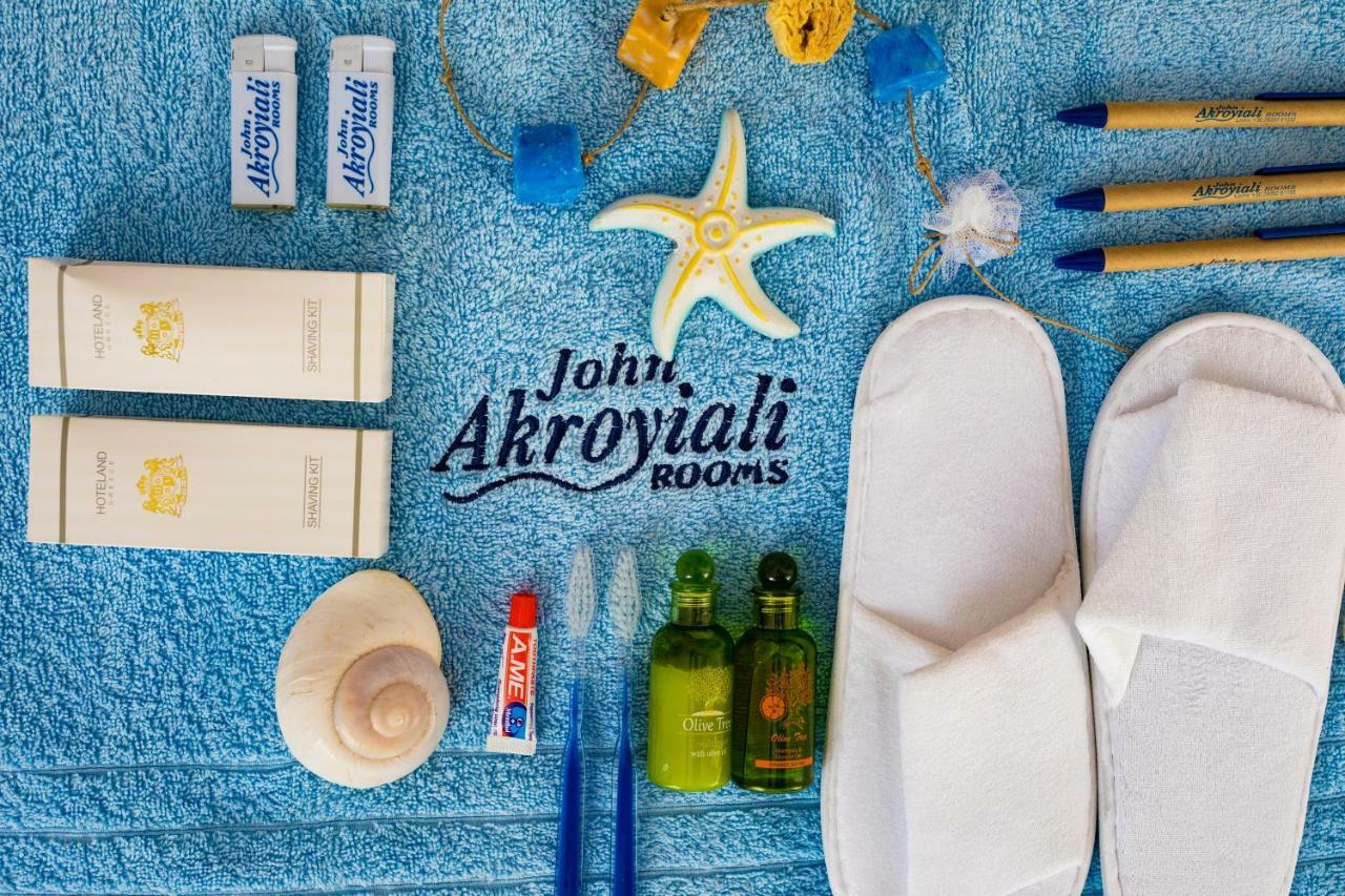 John Akroyiali 3*