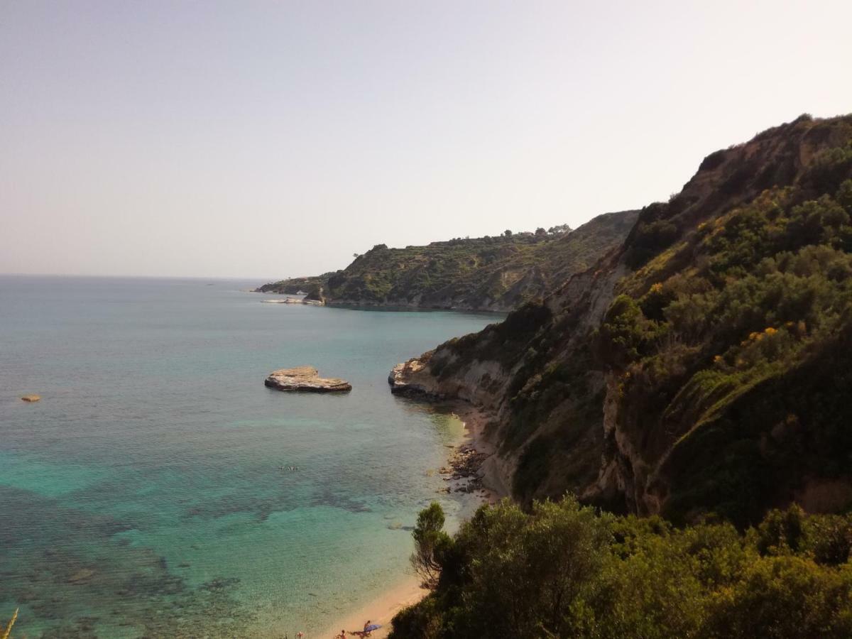 Thanasis