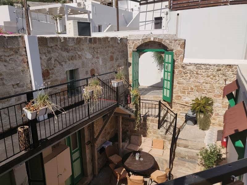 Xenones Aparthotel 3*