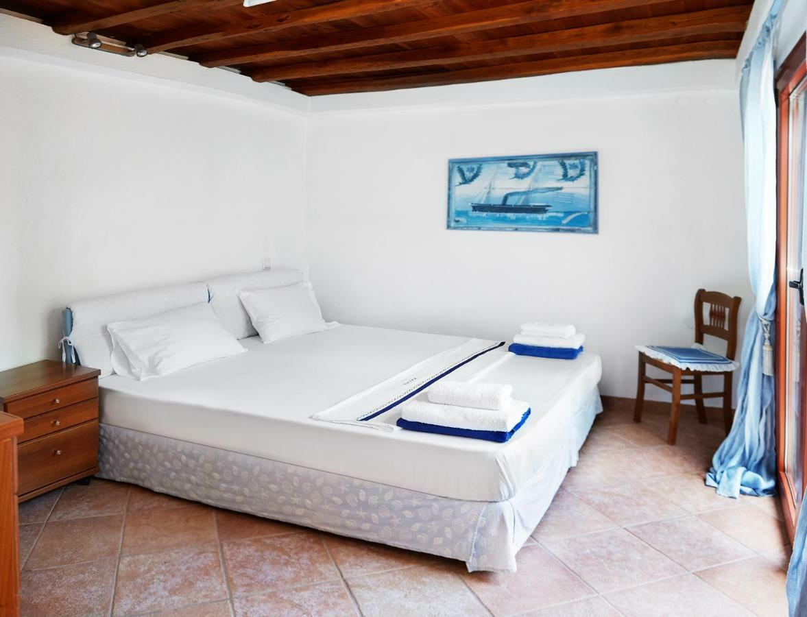 Madag Villa Koukounaries
