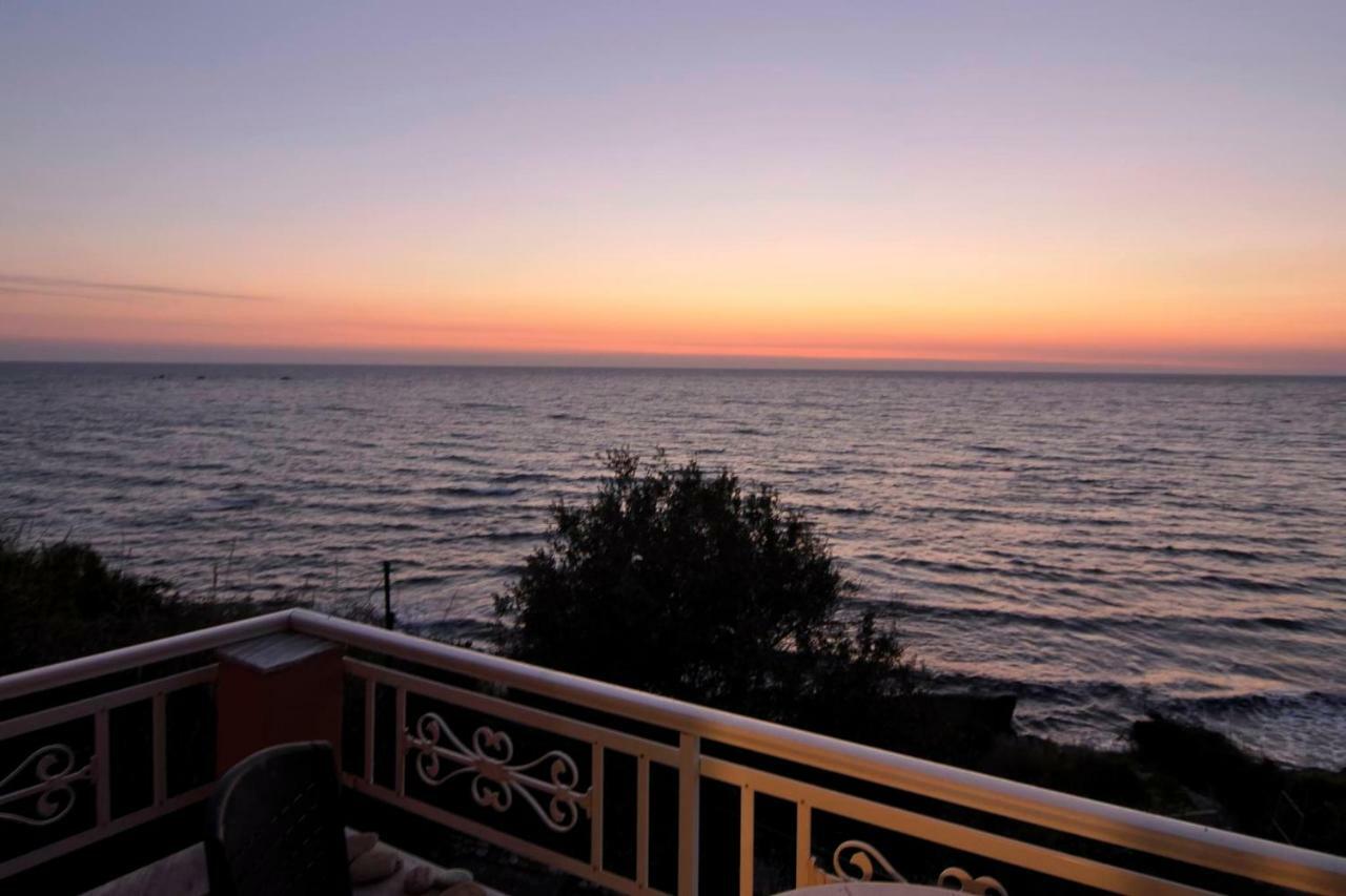 Sunset House Holiday home *