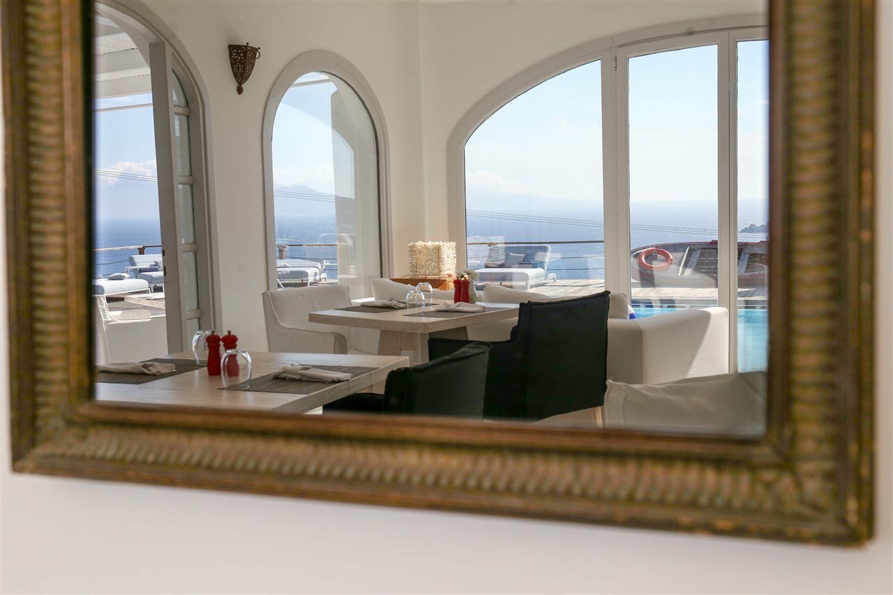 Tharroe Of Mykonos Boutique Hotel 5*