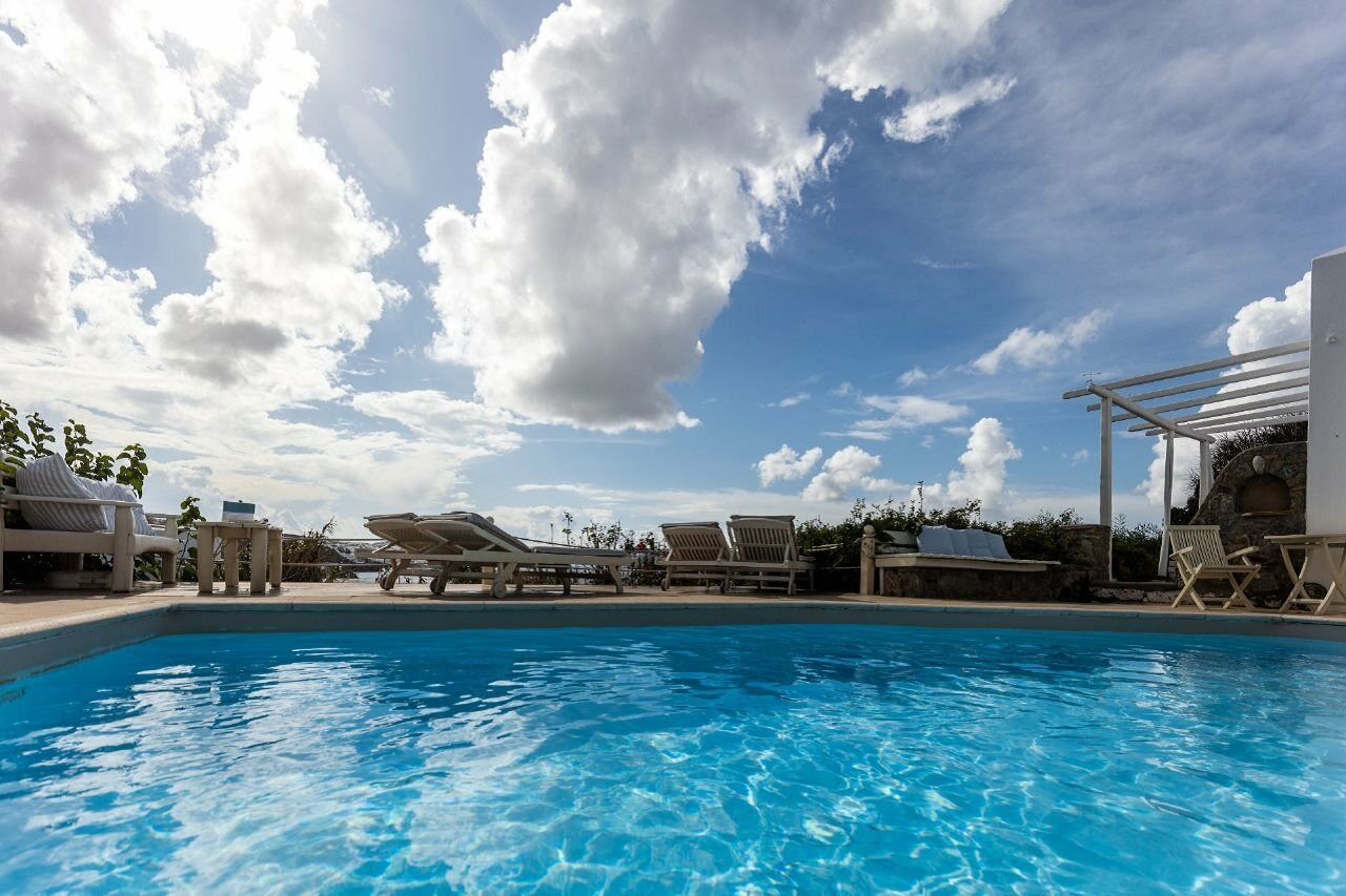 Rhenia Hotel Tourlos