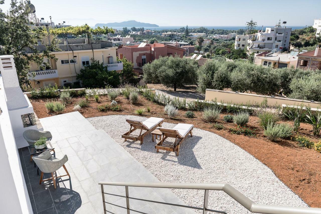 Blue Island Luxury Kato Daratso