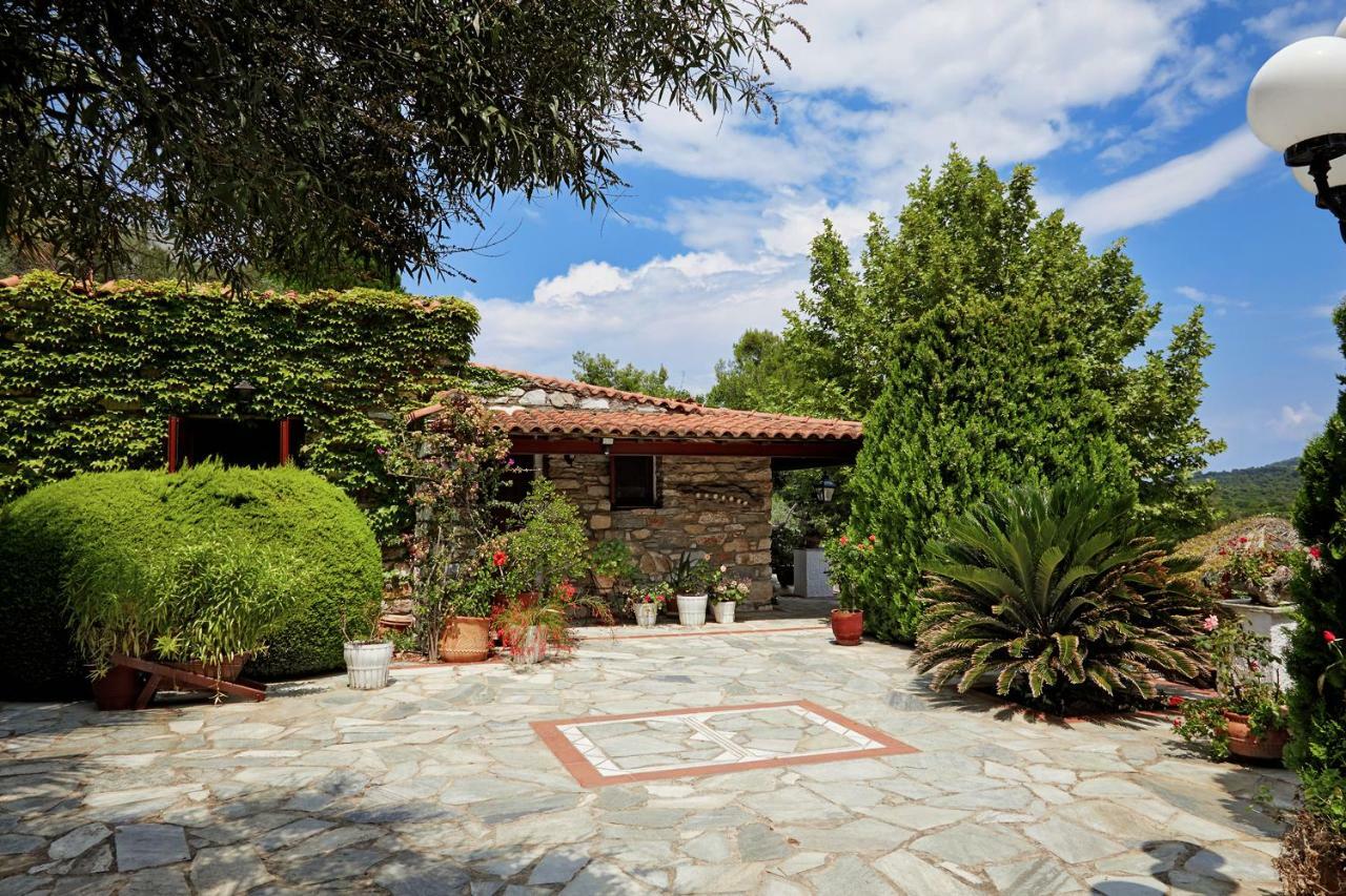 Villa Madag Koukounaries
