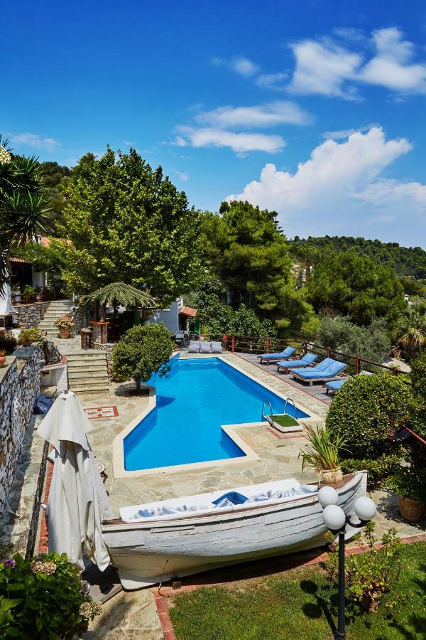 Madag Villa Koukounaries