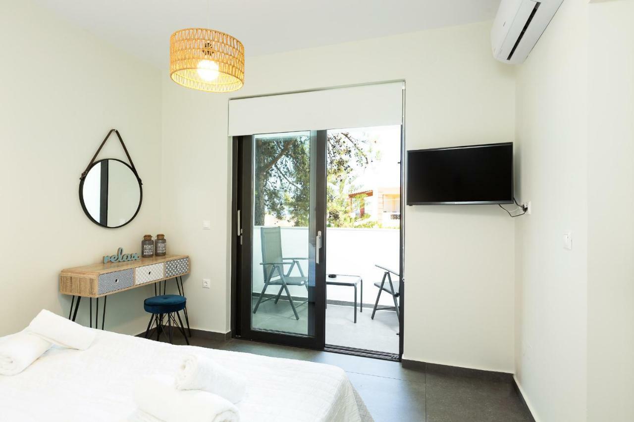 Nisos Villa, Pool & Heated Spawhirlpool, Walking To Beach, By Thinkvilla * Sfakaki