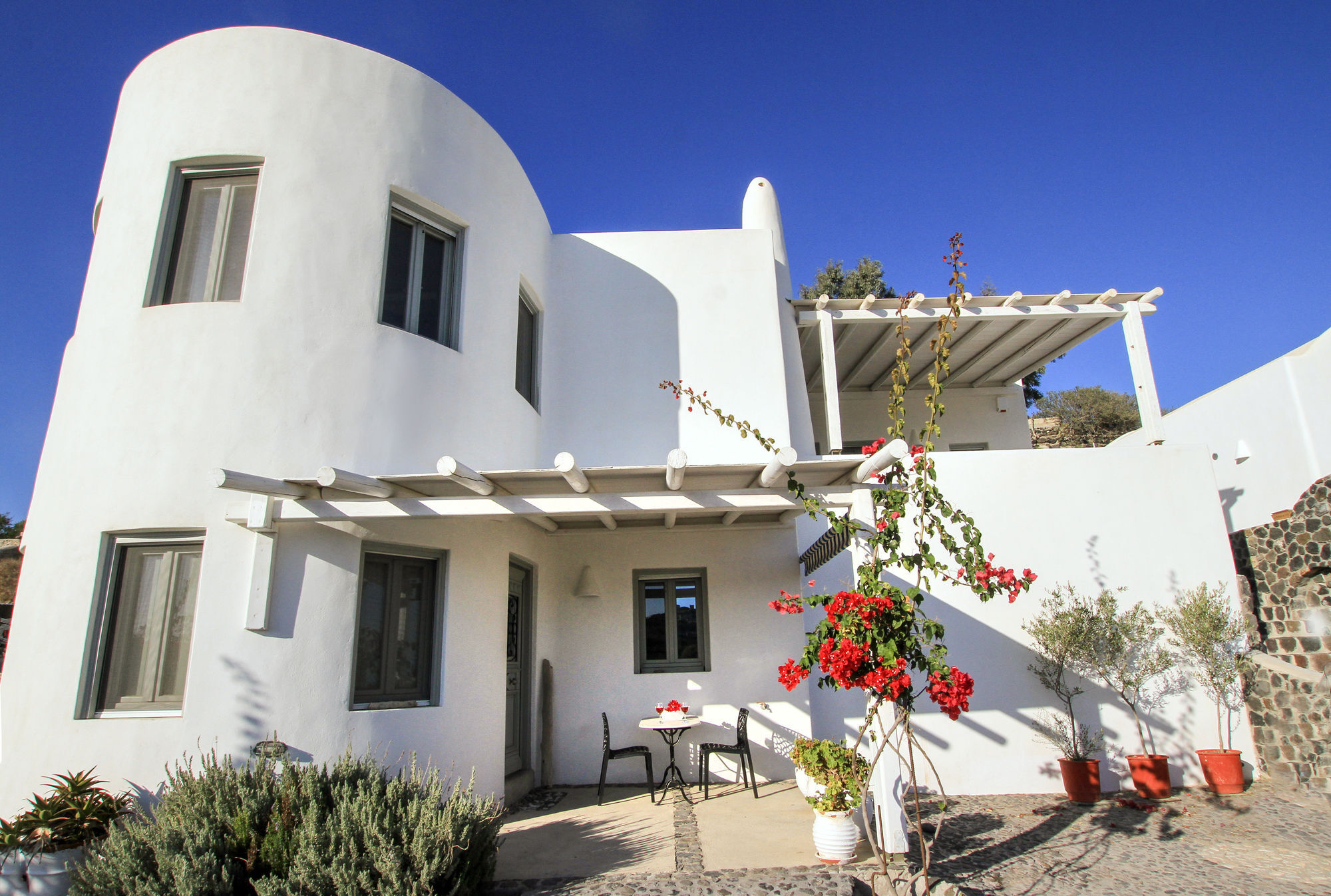 Apartment Shades Of White Emporio (Santorini)